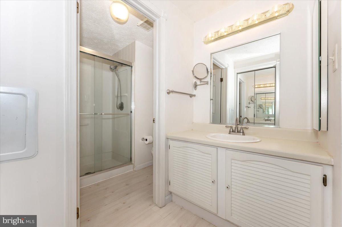 FOUNTAIN ROCK MANOR - Residential