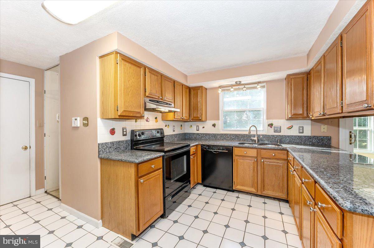 FOUNTAIN ROCK MANOR - Residential