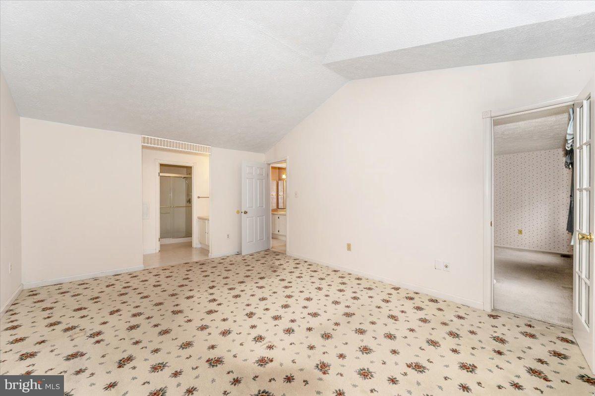 FOUNTAIN ROCK MANOR - Residential