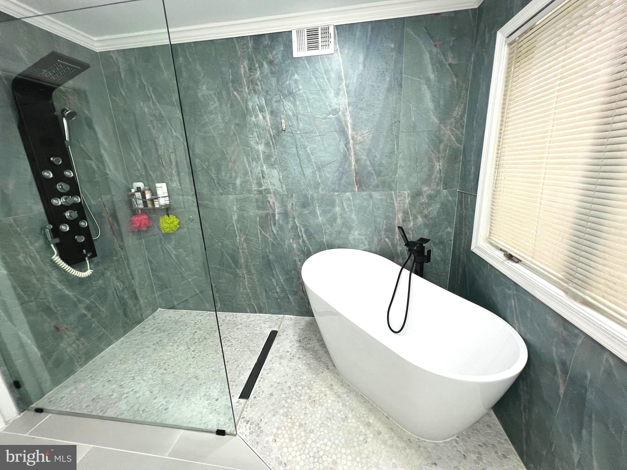 TALL OAKS - Residential Lease