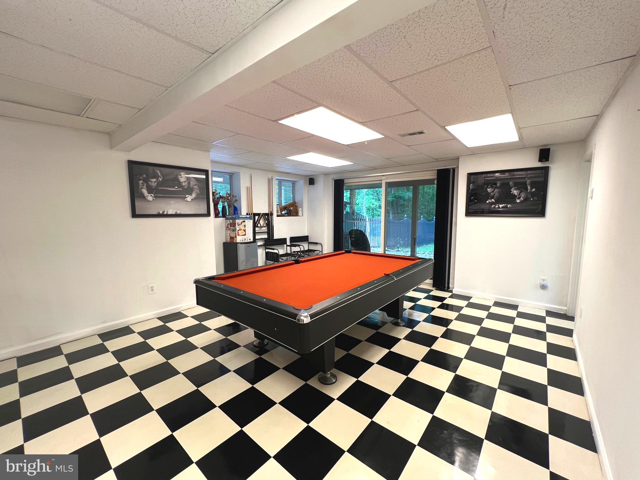 TALL OAKS - Residential Lease