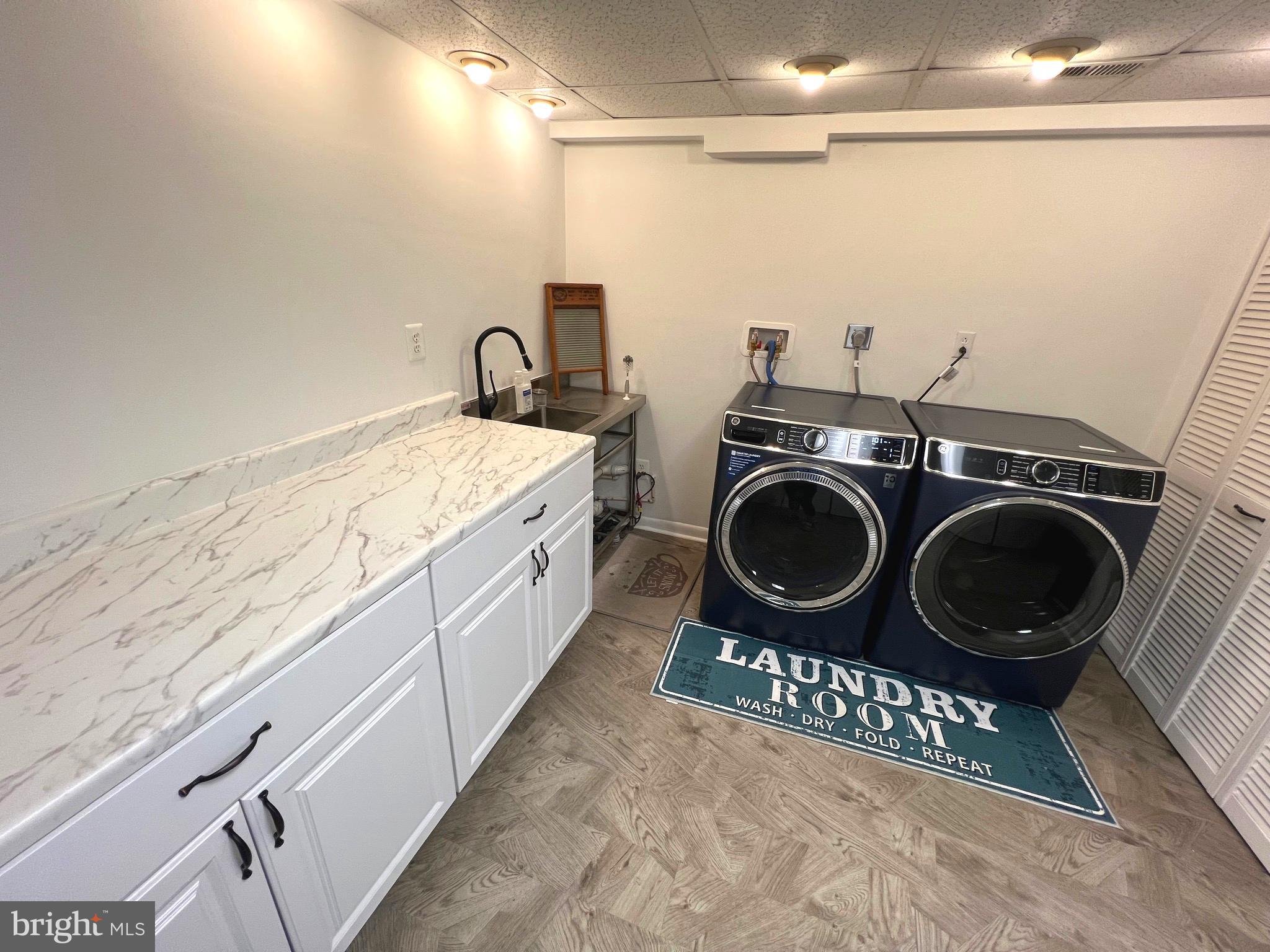 TALL OAKS - Residential Lease