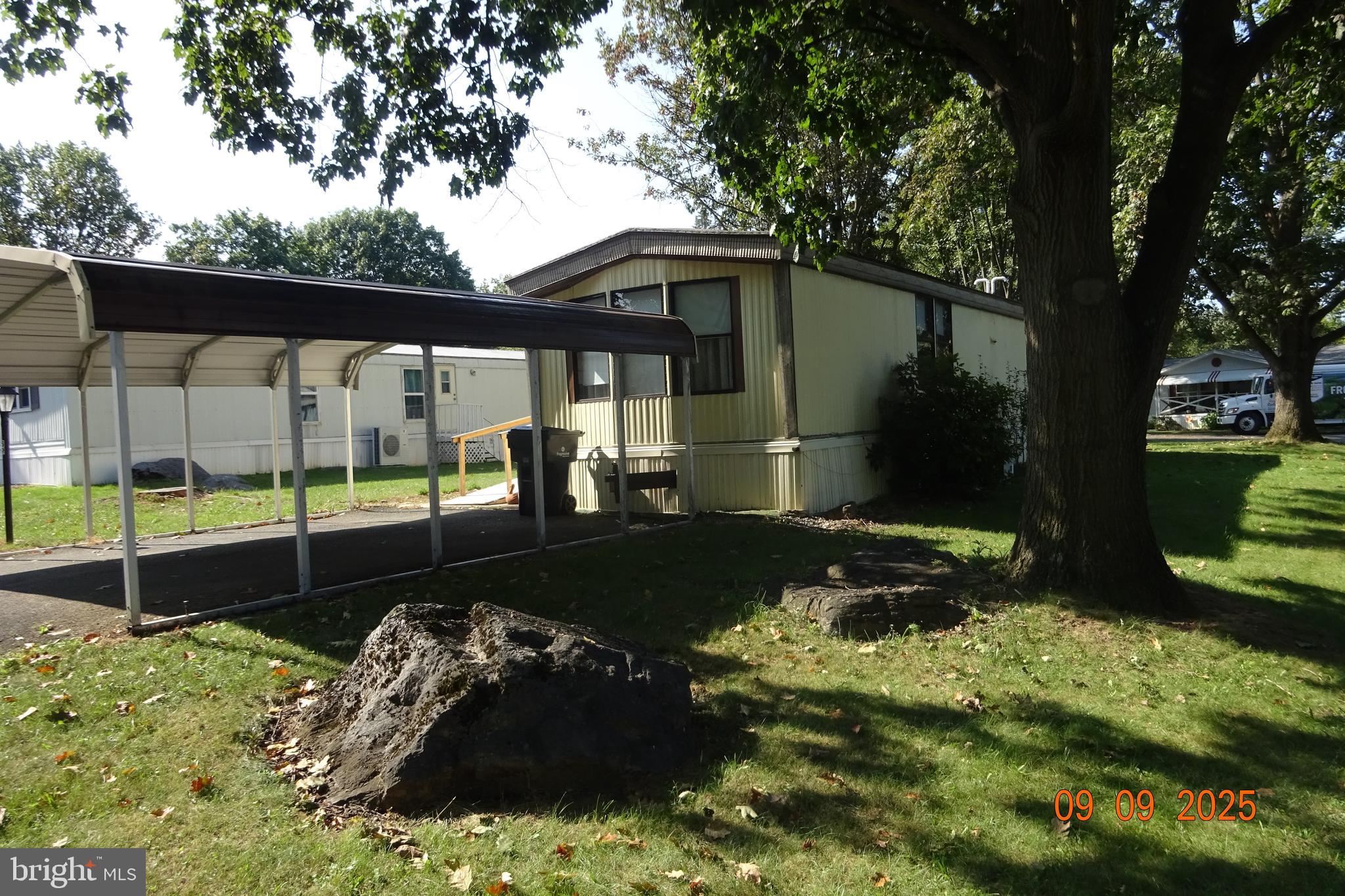 89 MEADOWVIEW CT