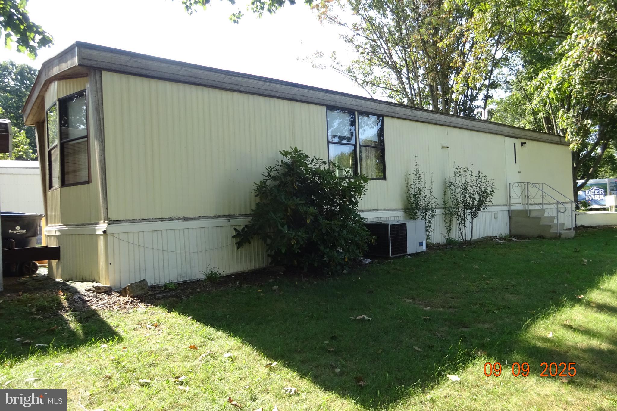 89 MEADOWVIEW CT