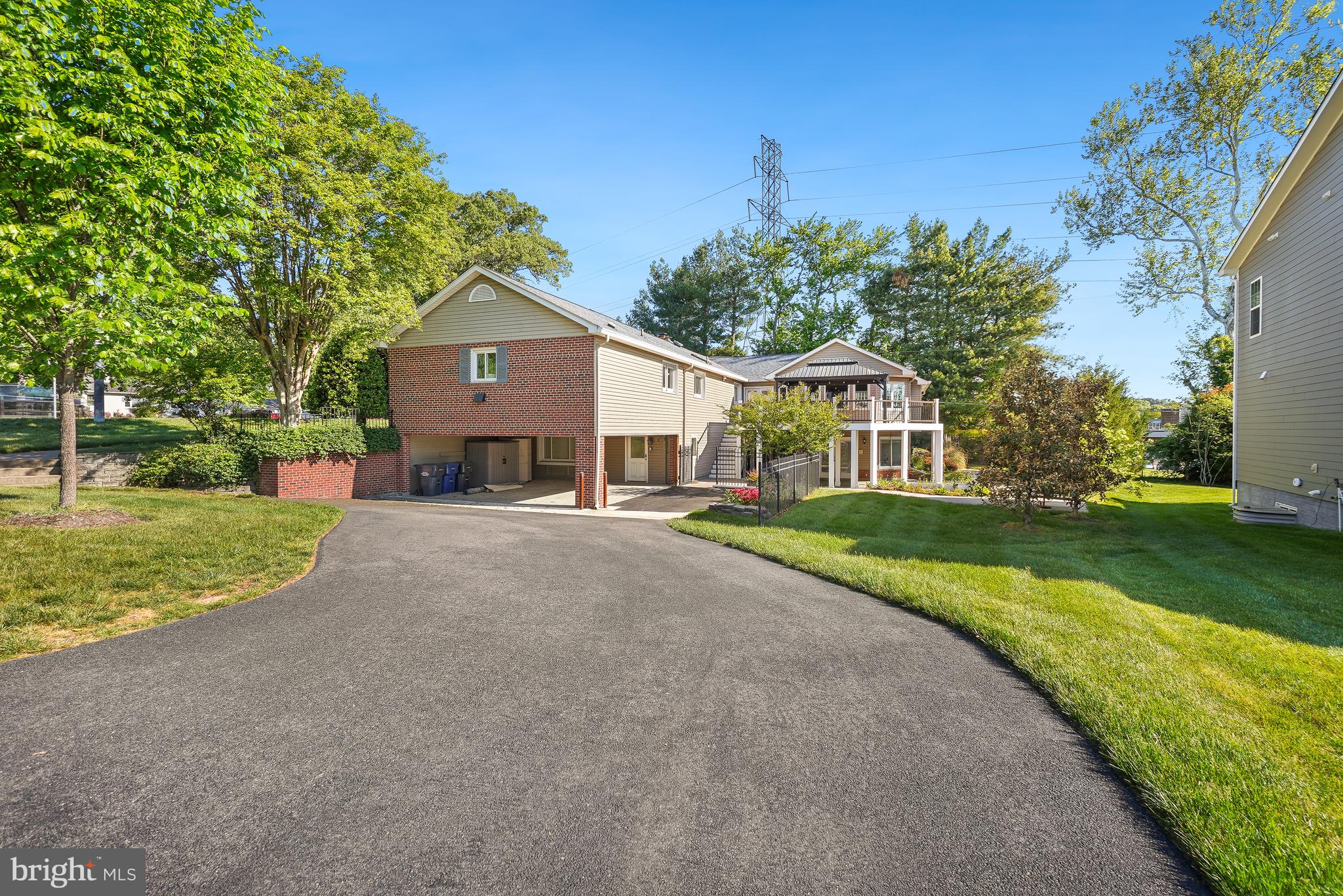 6036 ARMSTRONG COURT