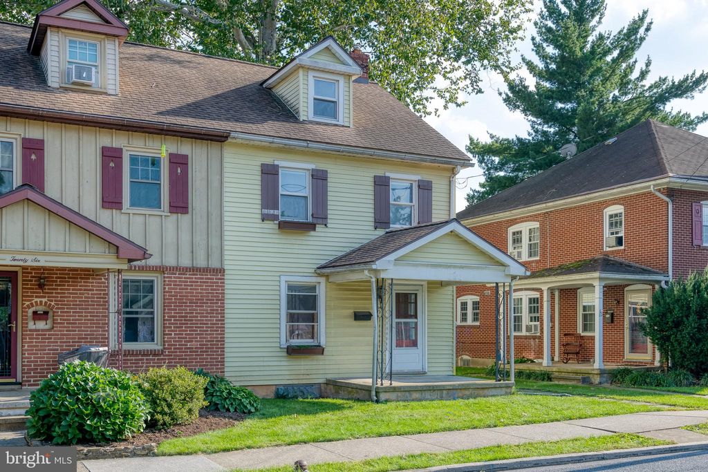 Photo of 24 E MARKET ST, LITITZ, PA 17543 (MLS # PALA2040660)