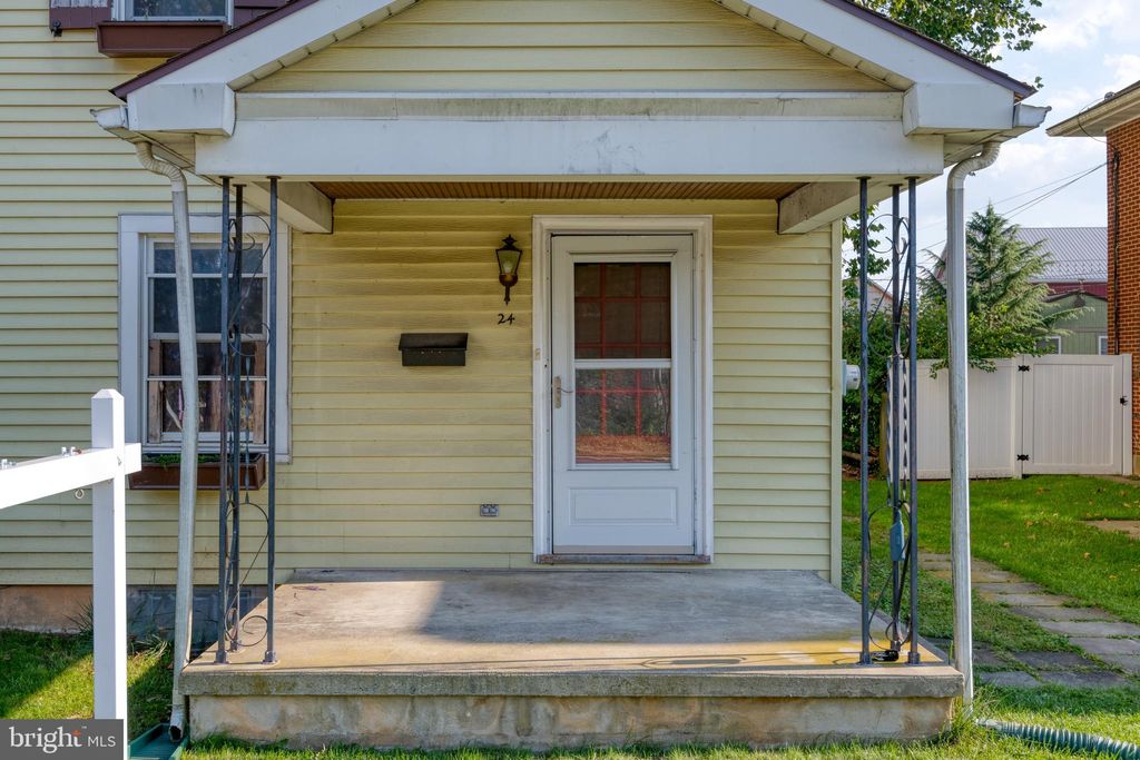 Photo of 24 E MARKET ST, LITITZ, PA 17543 (MLS # PALA2040660)