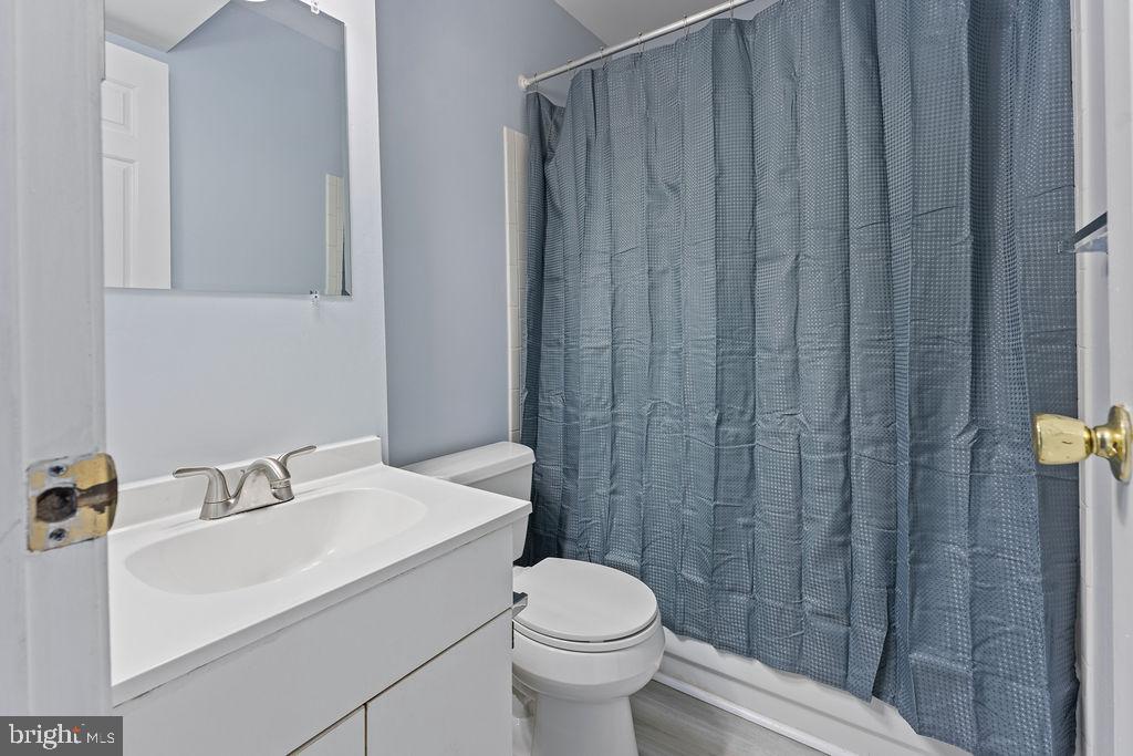 MONTGOMERY MEADOWS - Residential