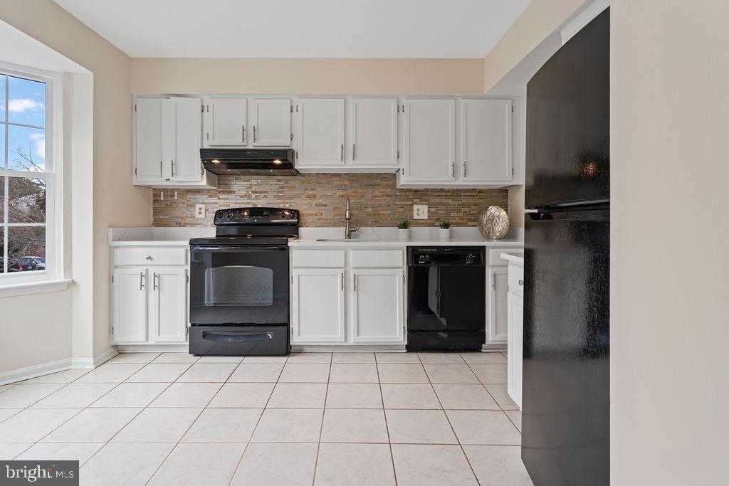 MONTGOMERY MEADOWS - Residential