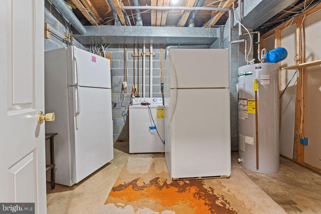 MONTGOMERY MEADOWS - Residential