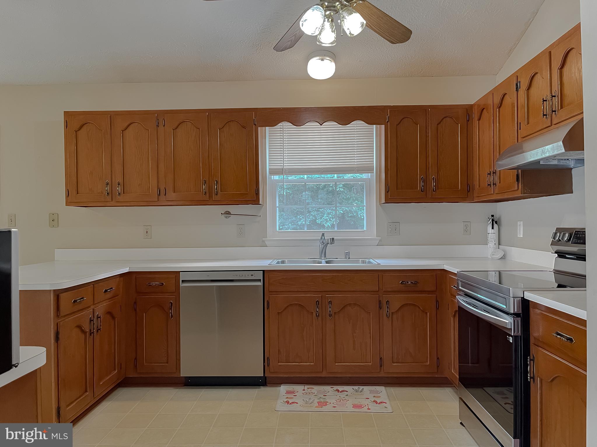 PANQUIA OAKS SUB - Residential Lease