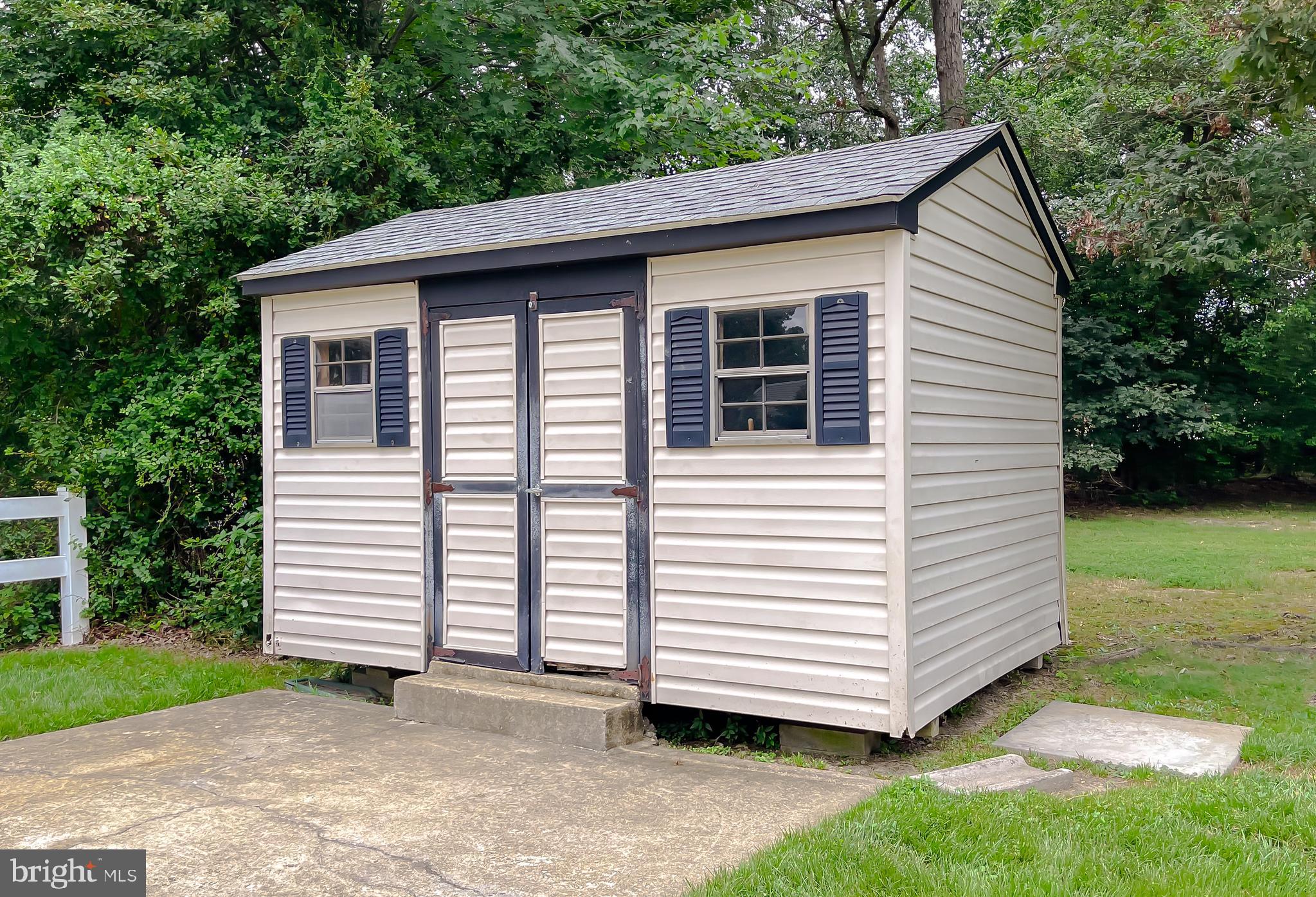 PANQUIA OAKS SUB - Residential Lease