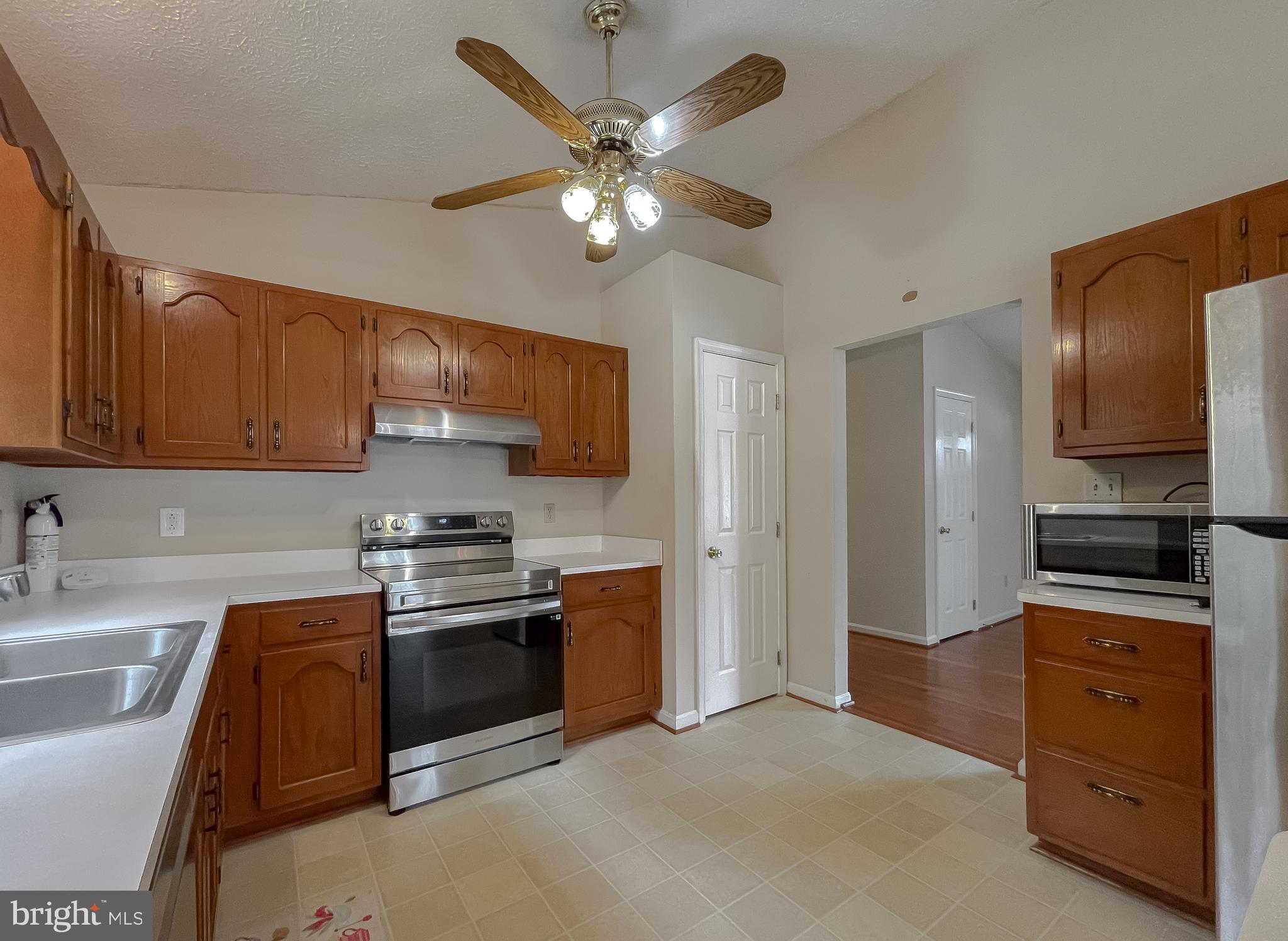 PANQUIA OAKS SUB - Residential Lease