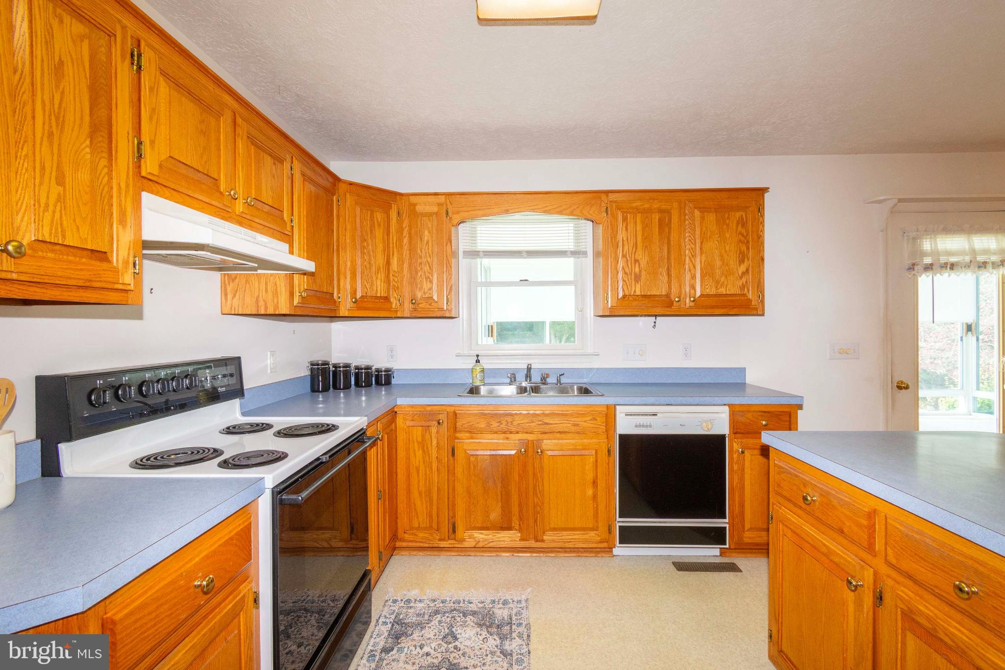 DAISY HILLS - Residential