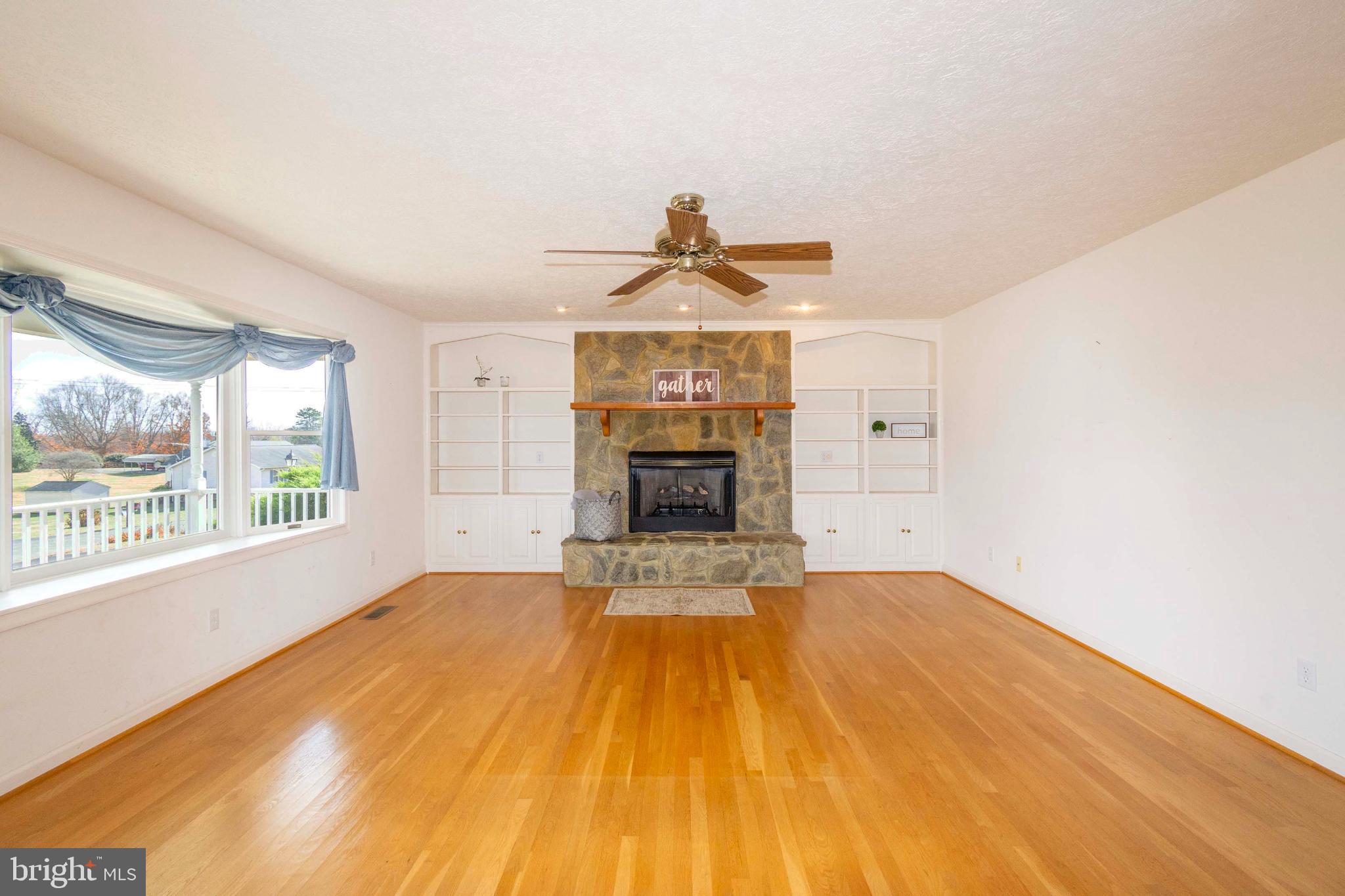 DAISY HILLS - Residential