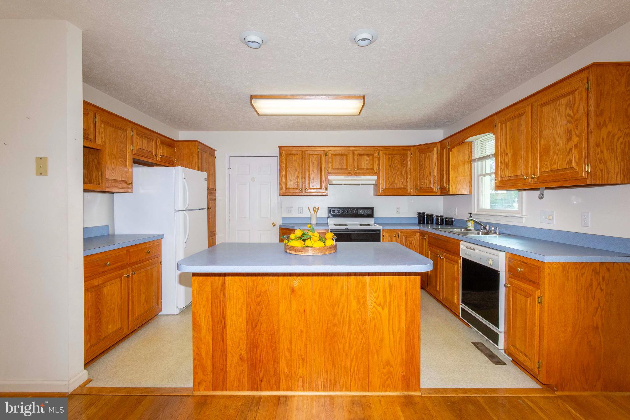 DAISY HILLS - Residential