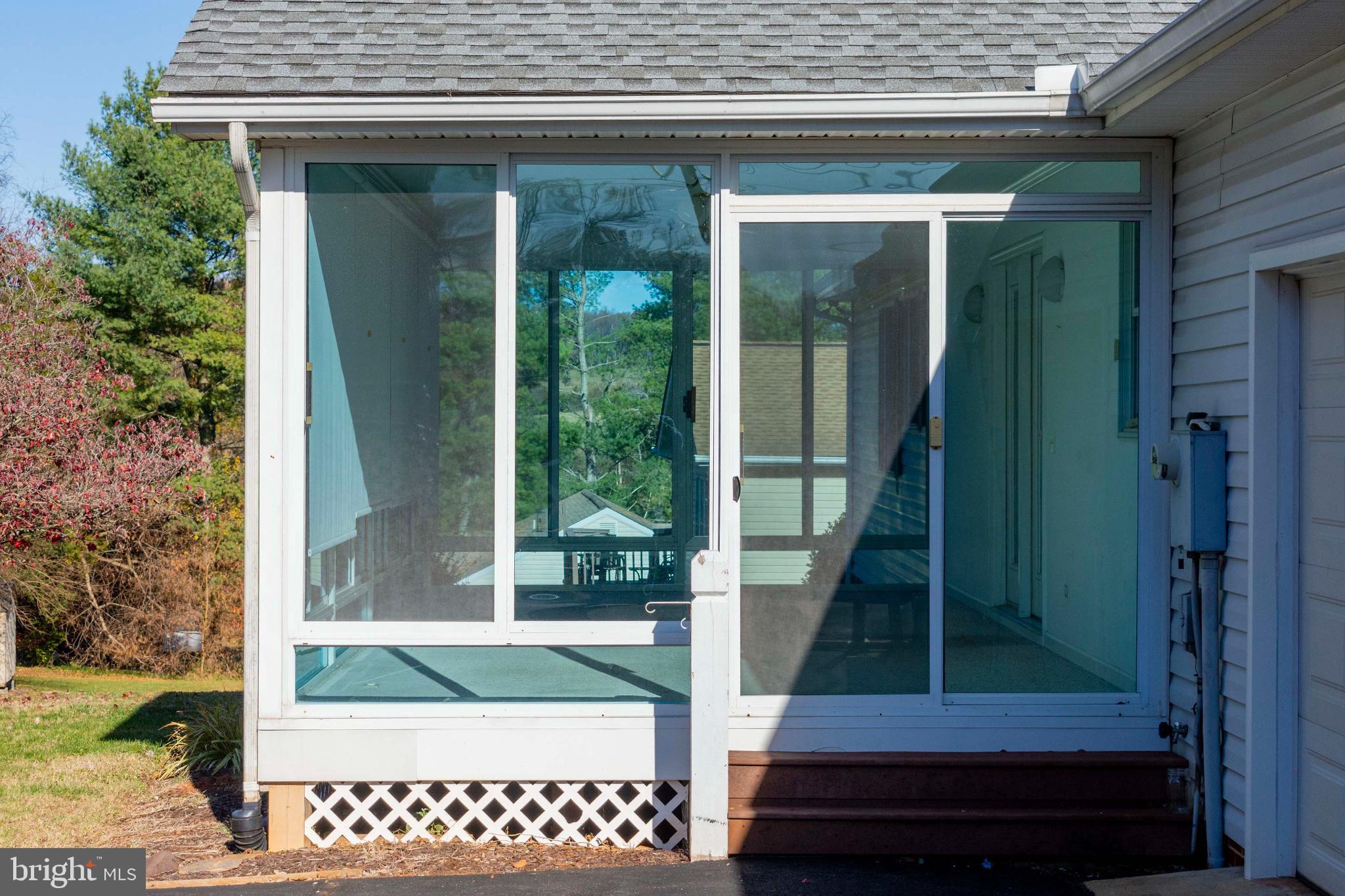 DAISY HILLS - Residential