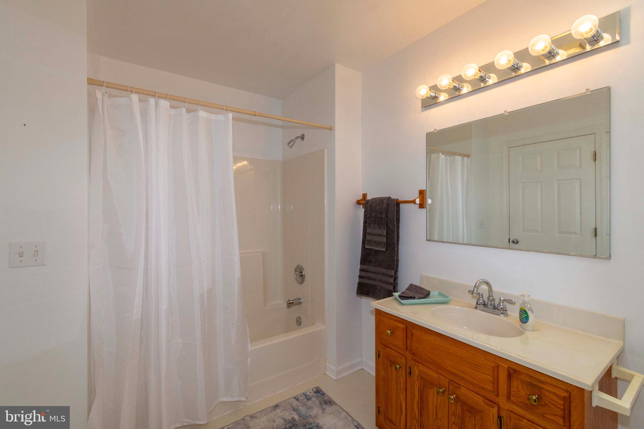 DAISY HILLS - Residential