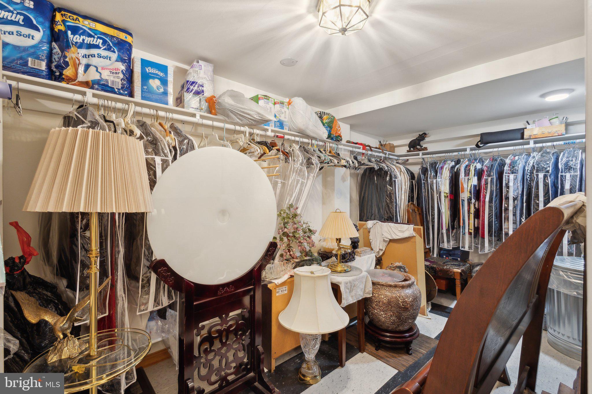 LAKE BRADDOCK - Residential