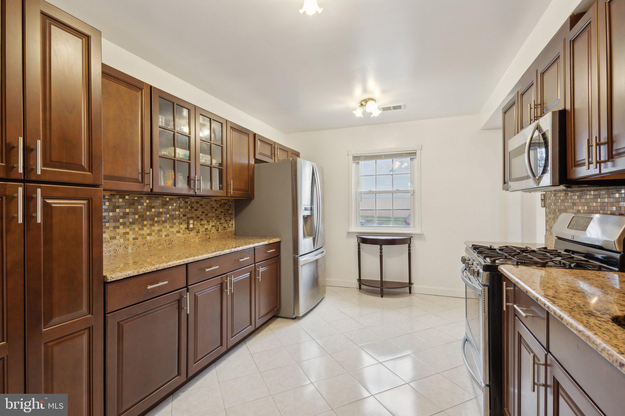 LAKE BRADDOCK - Residential