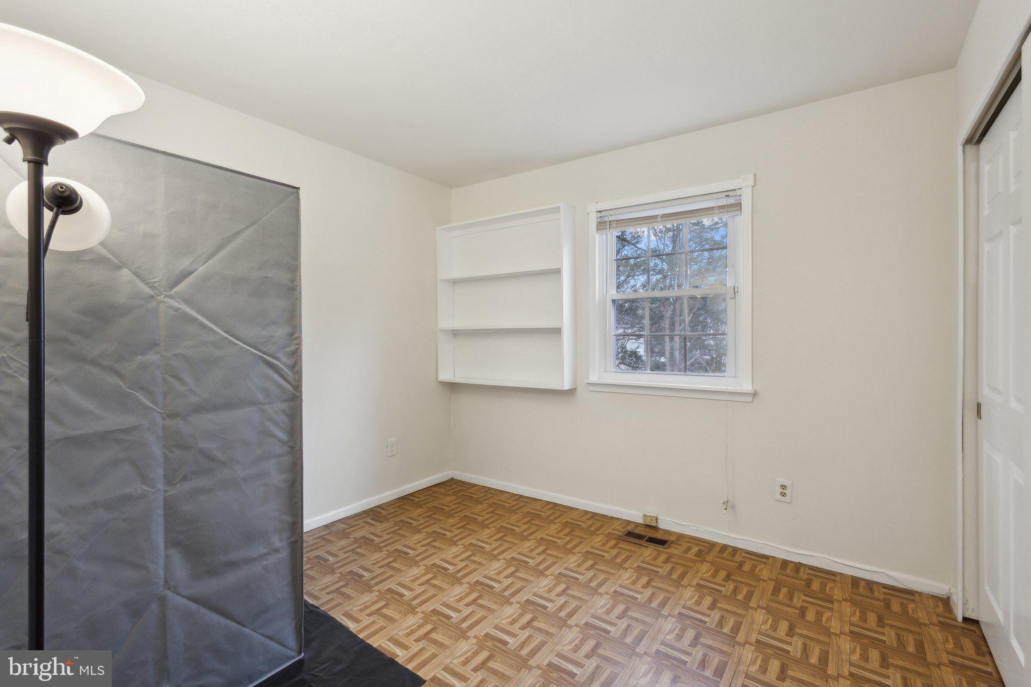 LAKE BRADDOCK - Residential