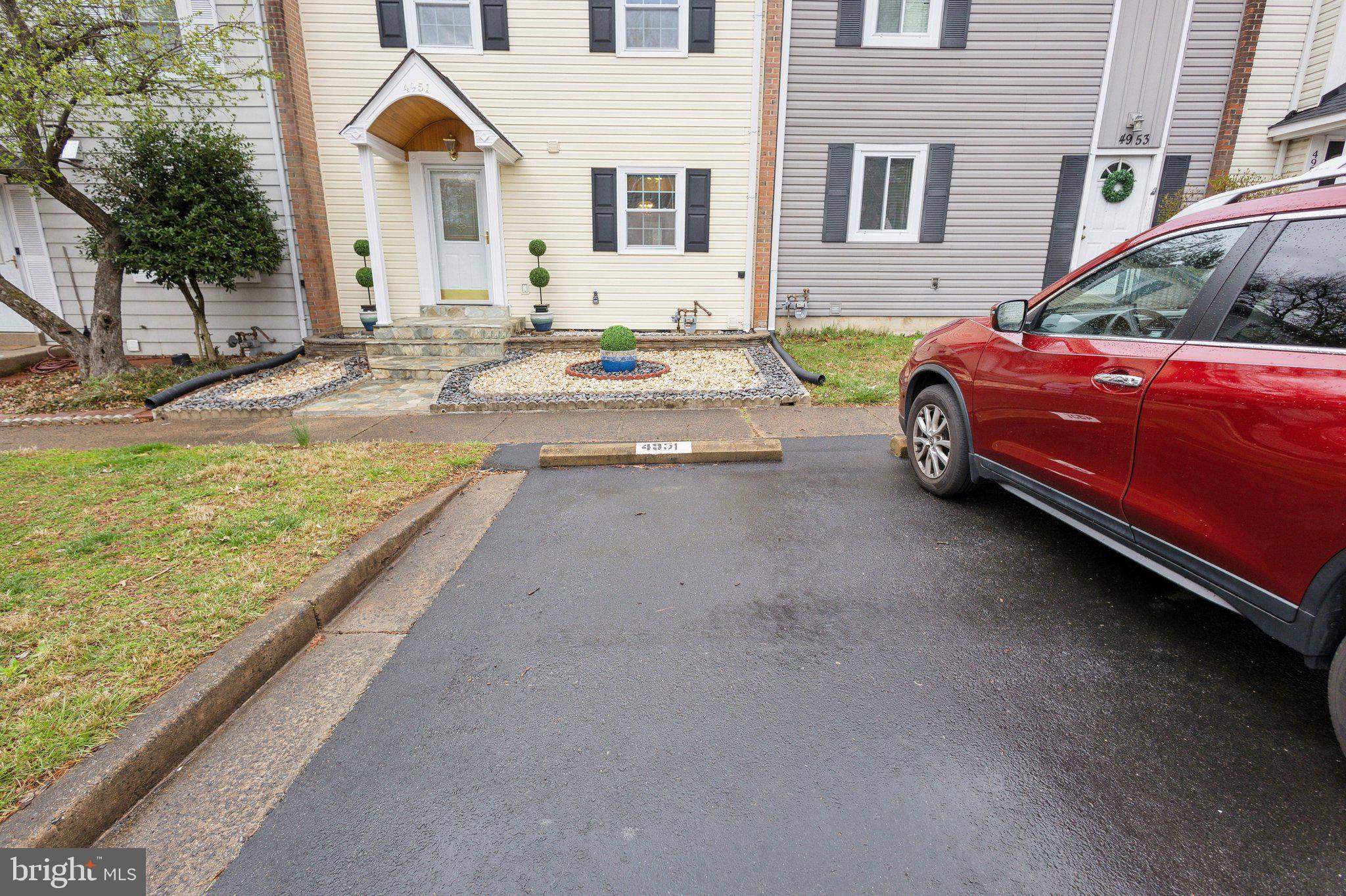 LAKE BRADDOCK - Residential