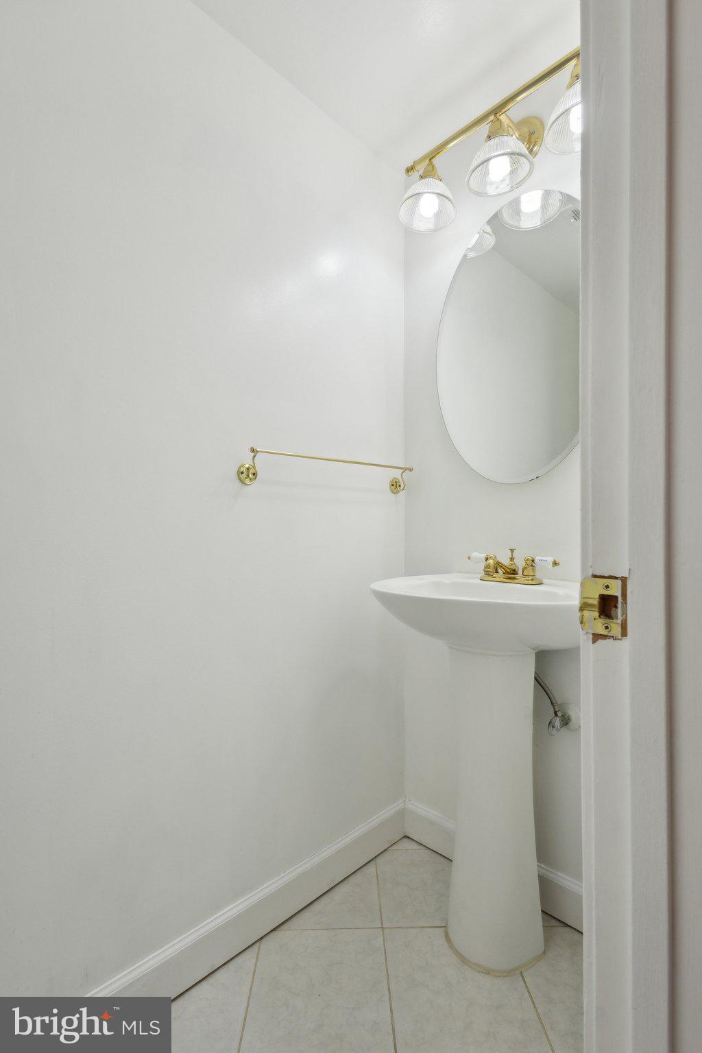 LAKE BRADDOCK - Residential