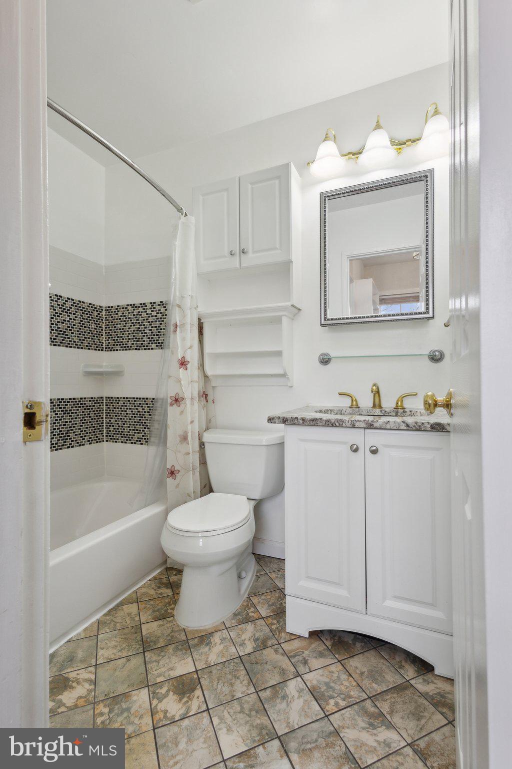 LAKE BRADDOCK - Residential