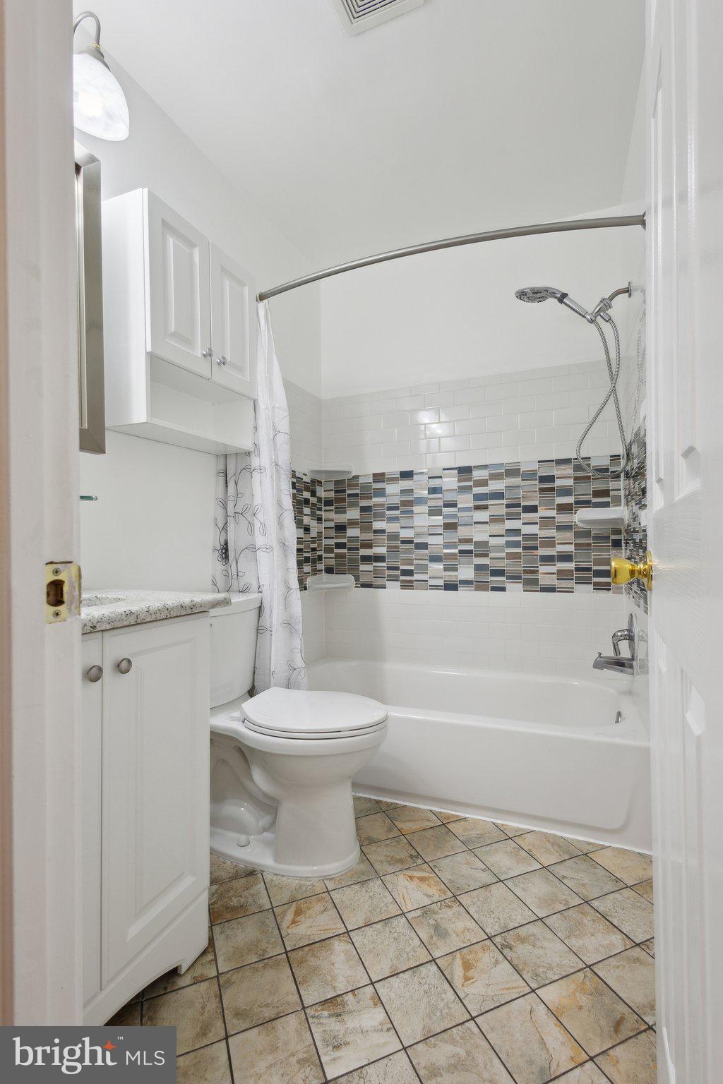 LAKE BRADDOCK - Residential