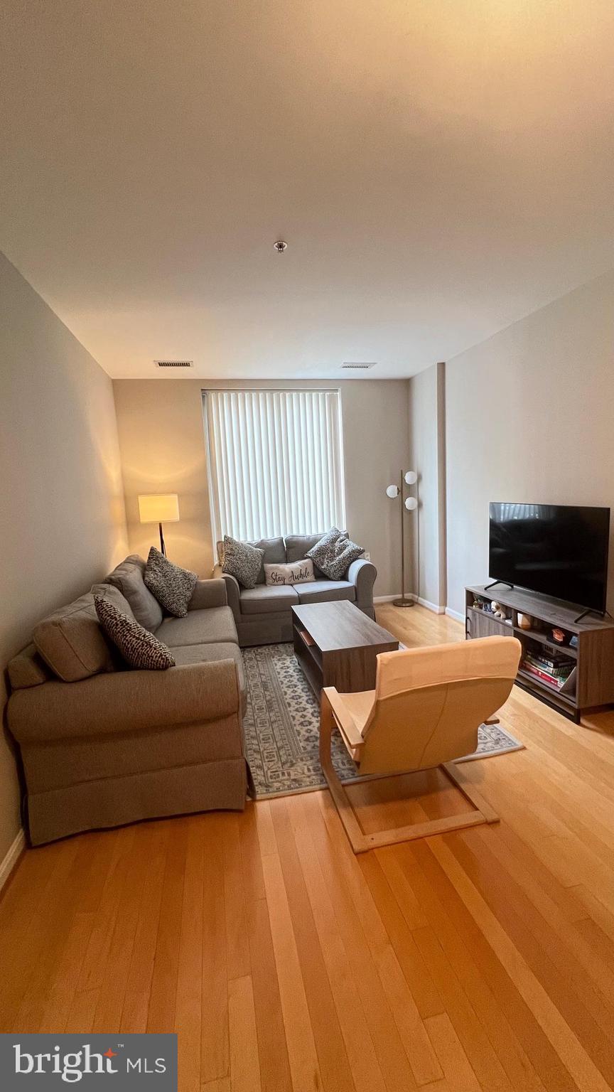 WILTON HOUSE - Residential Lease