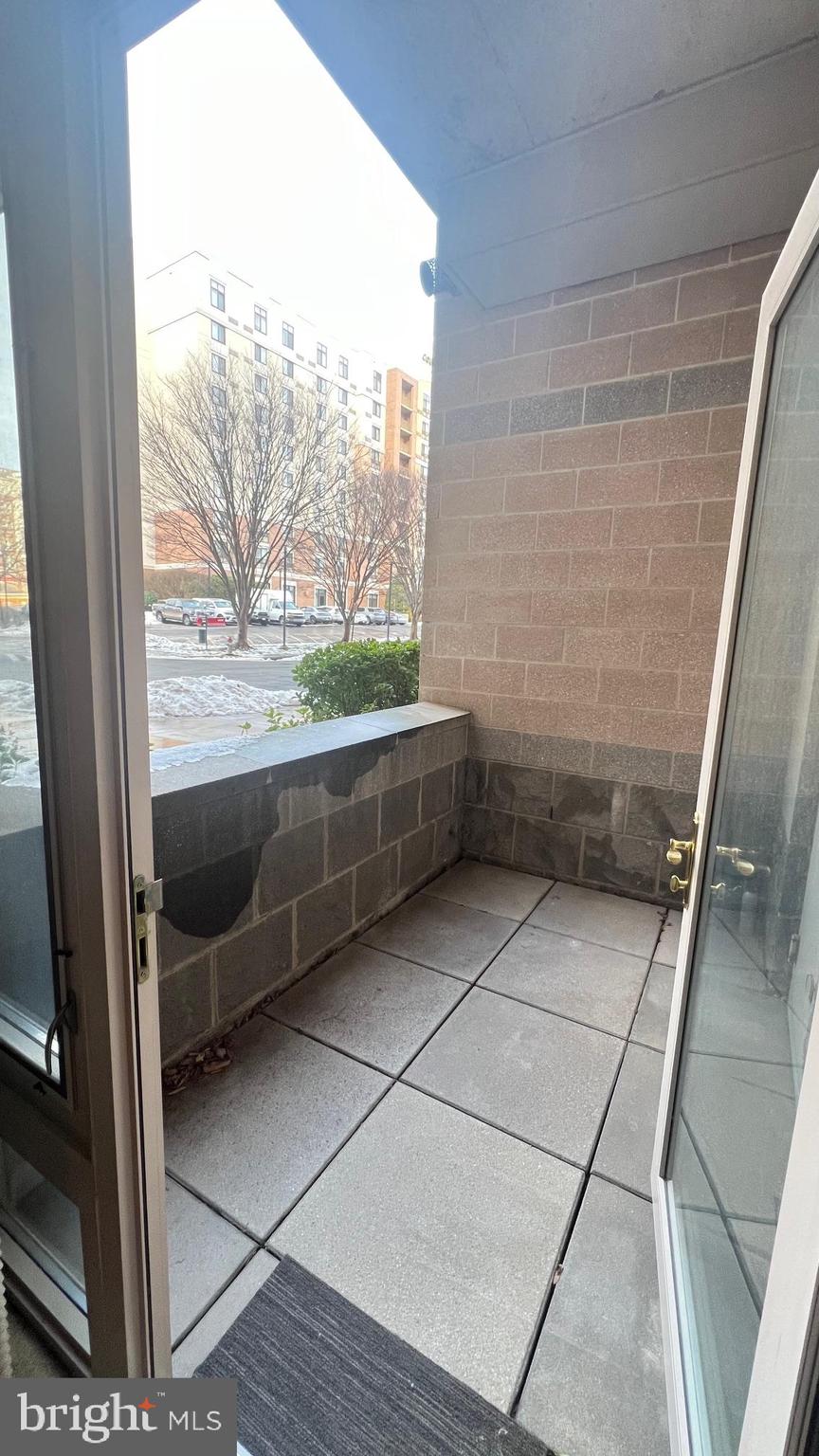 WILTON HOUSE - Residential Lease