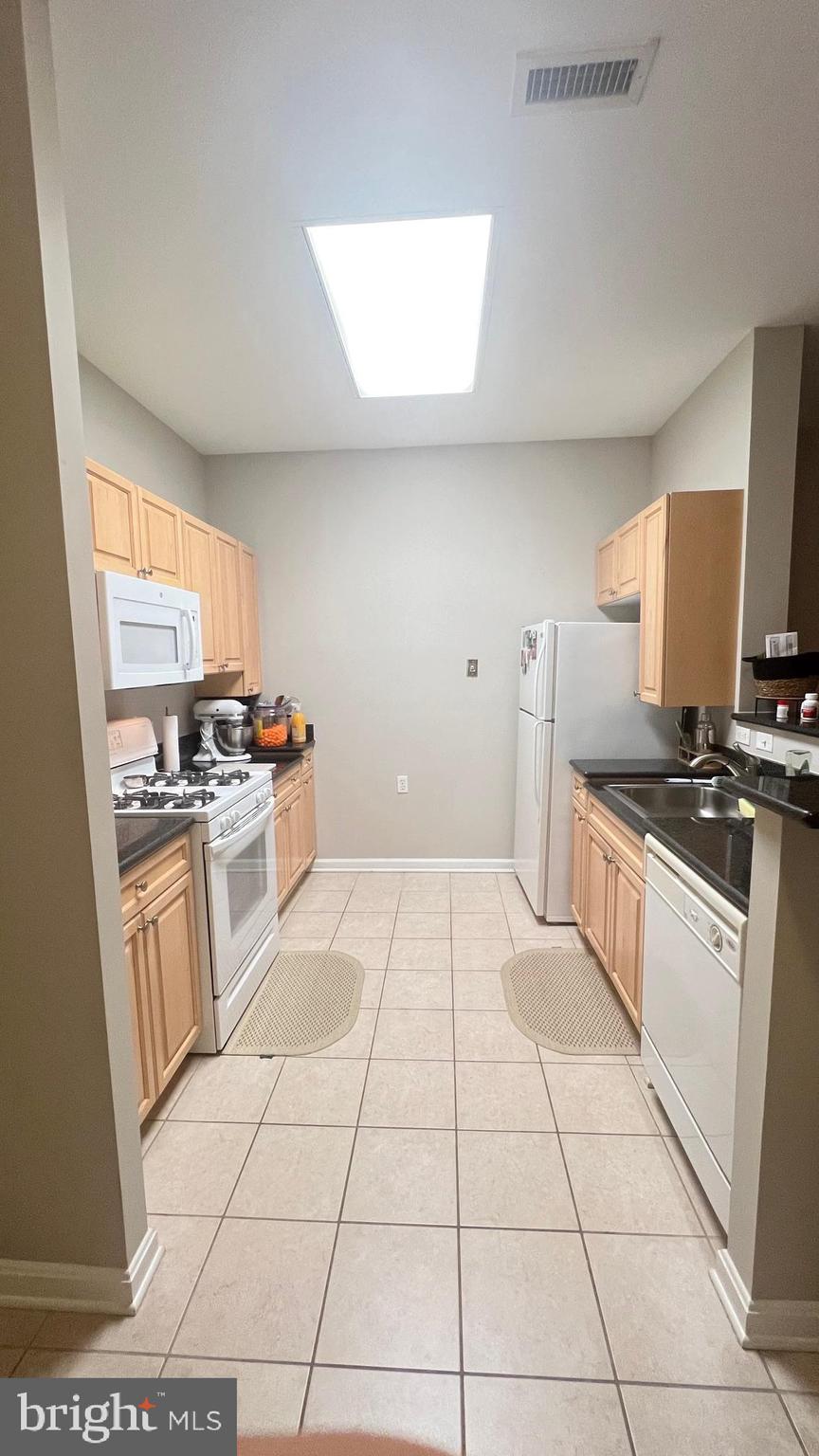 WILTON HOUSE - Residential Lease