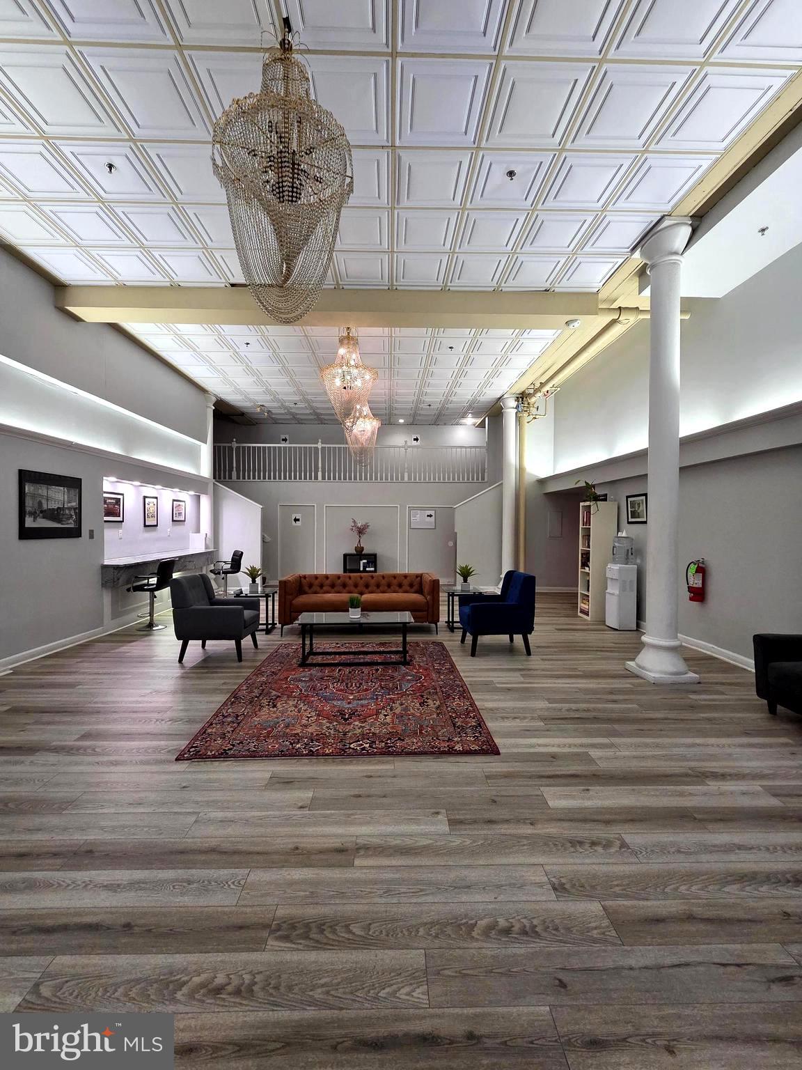 1010 RACE STREET 00 6LM