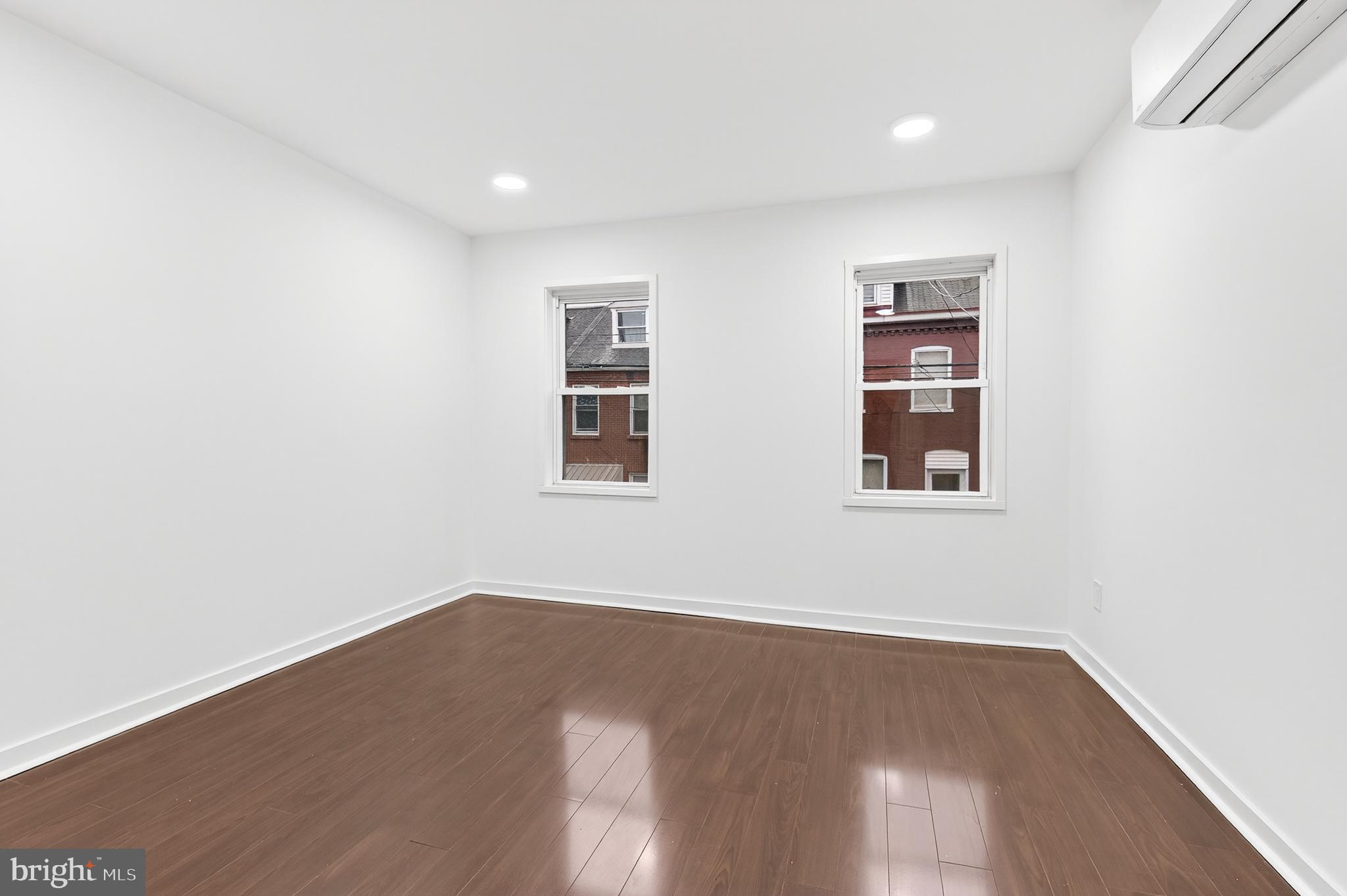 CABBAGE HILL - Residential