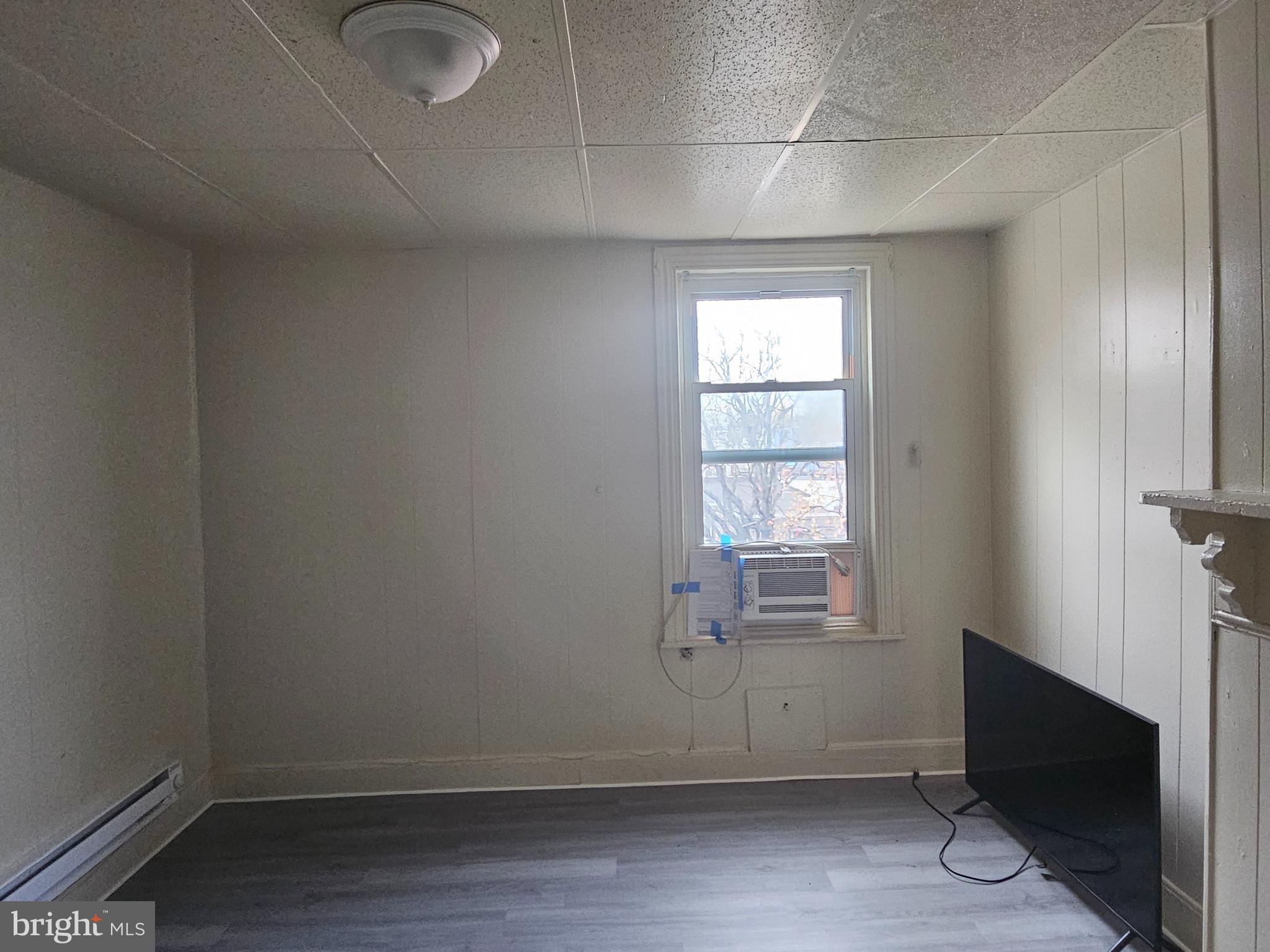 PHILADELPHIA (NORTH) - Residential Lease