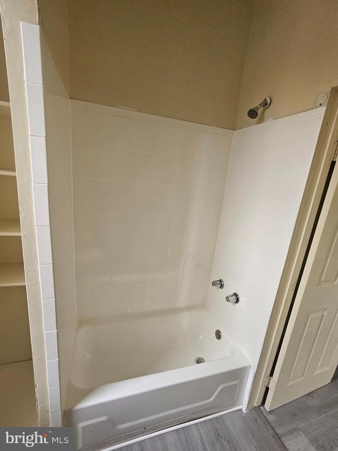 PHILADELPHIA (NORTH) - Residential Lease