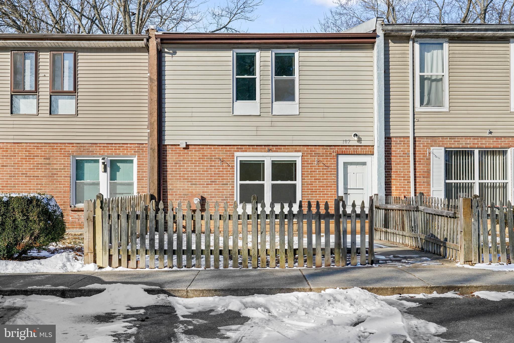 ELKTON TOWNHOUSES - Residential