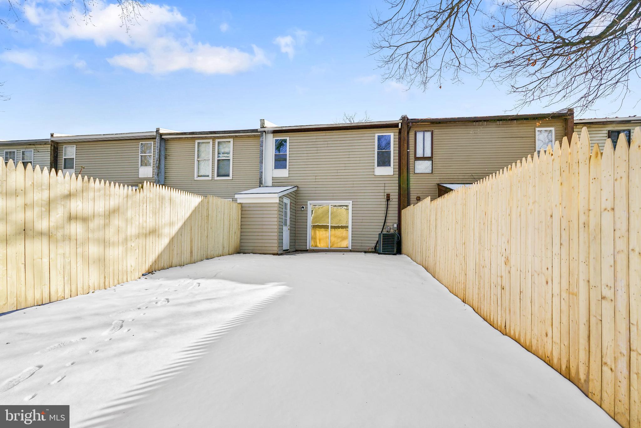 ELKTON TOWNHOUSES - Residential