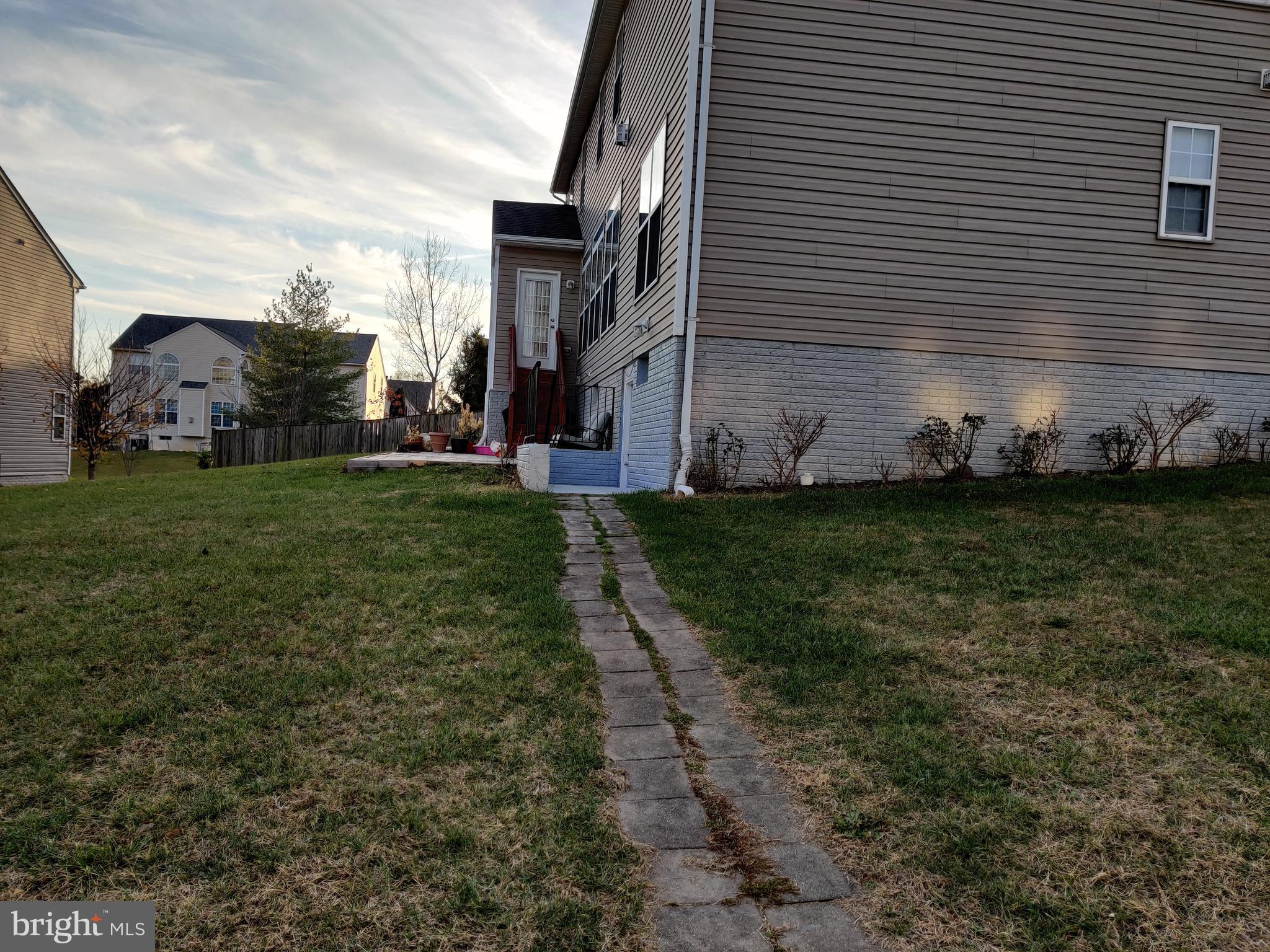 BARRETTS CROSSING - Residential Lease