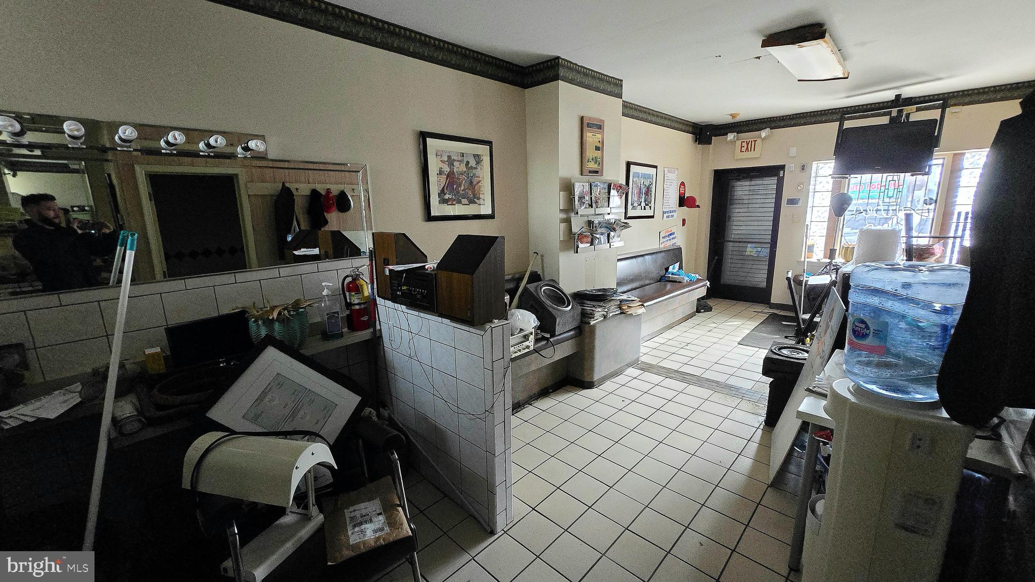 KINGSESSING - Commercial Sale