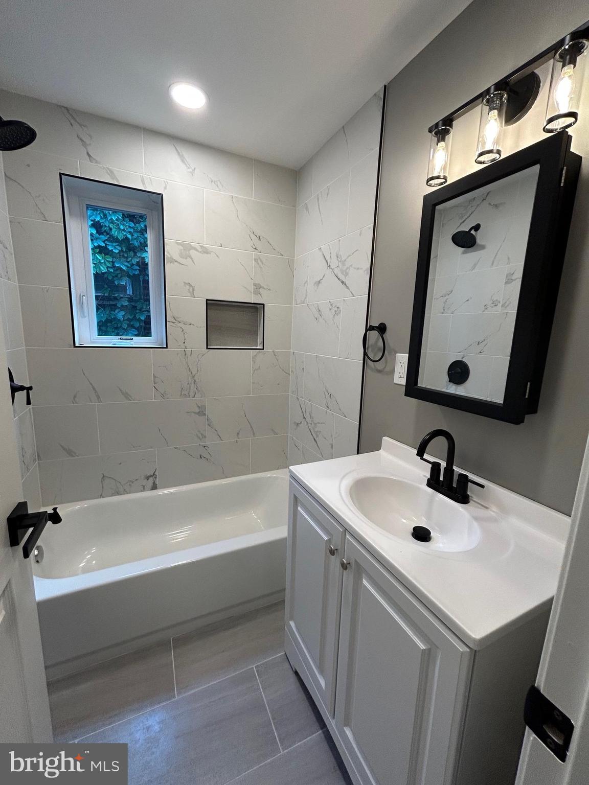 STRAWBERRY MANSION - Residential Lease