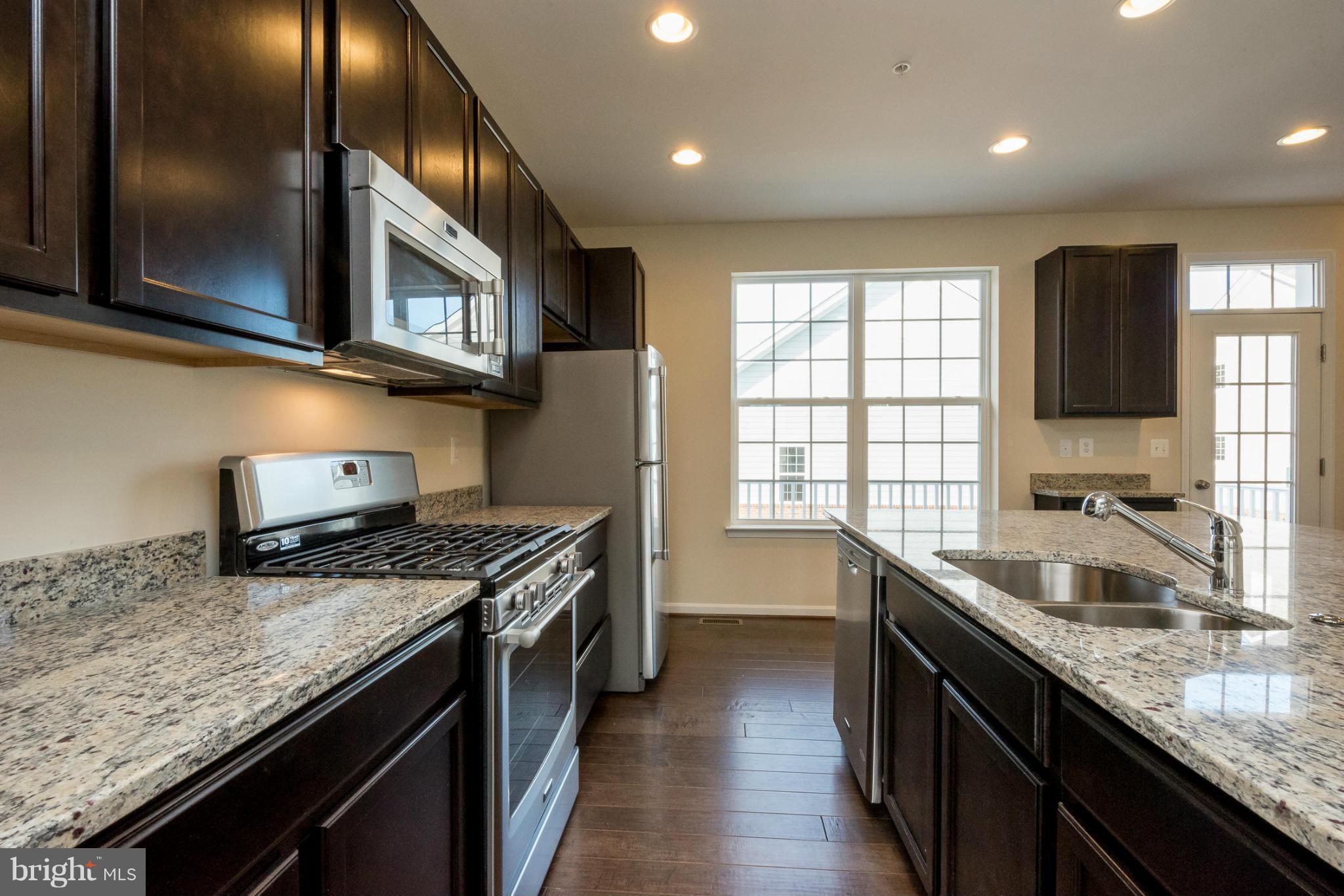 THE VILLAGES OF STEEPLEC - Residential