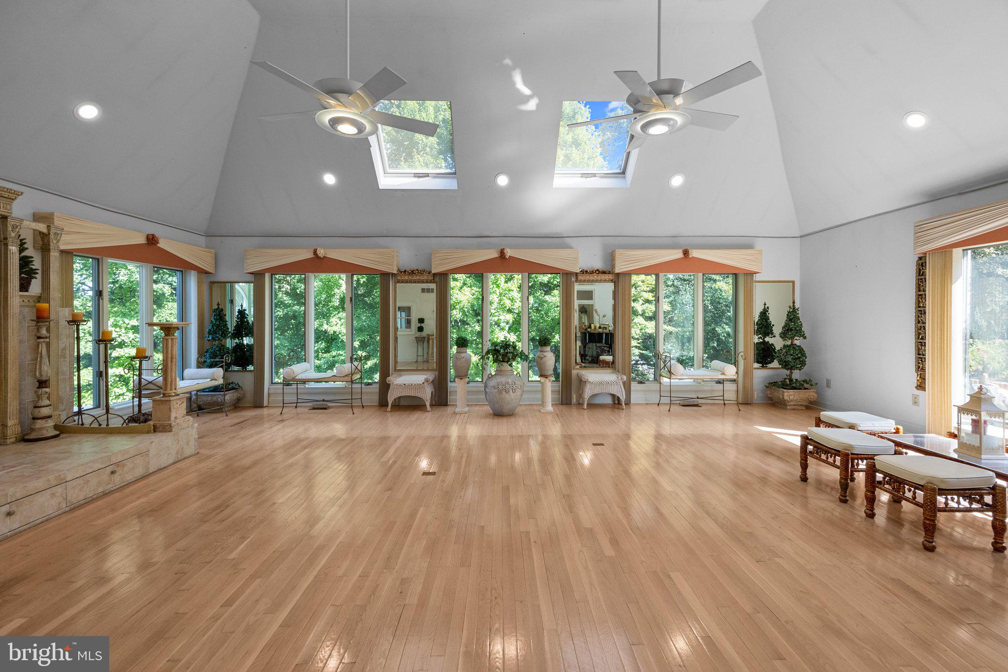 HUNTINGDON VALLEY - Residential