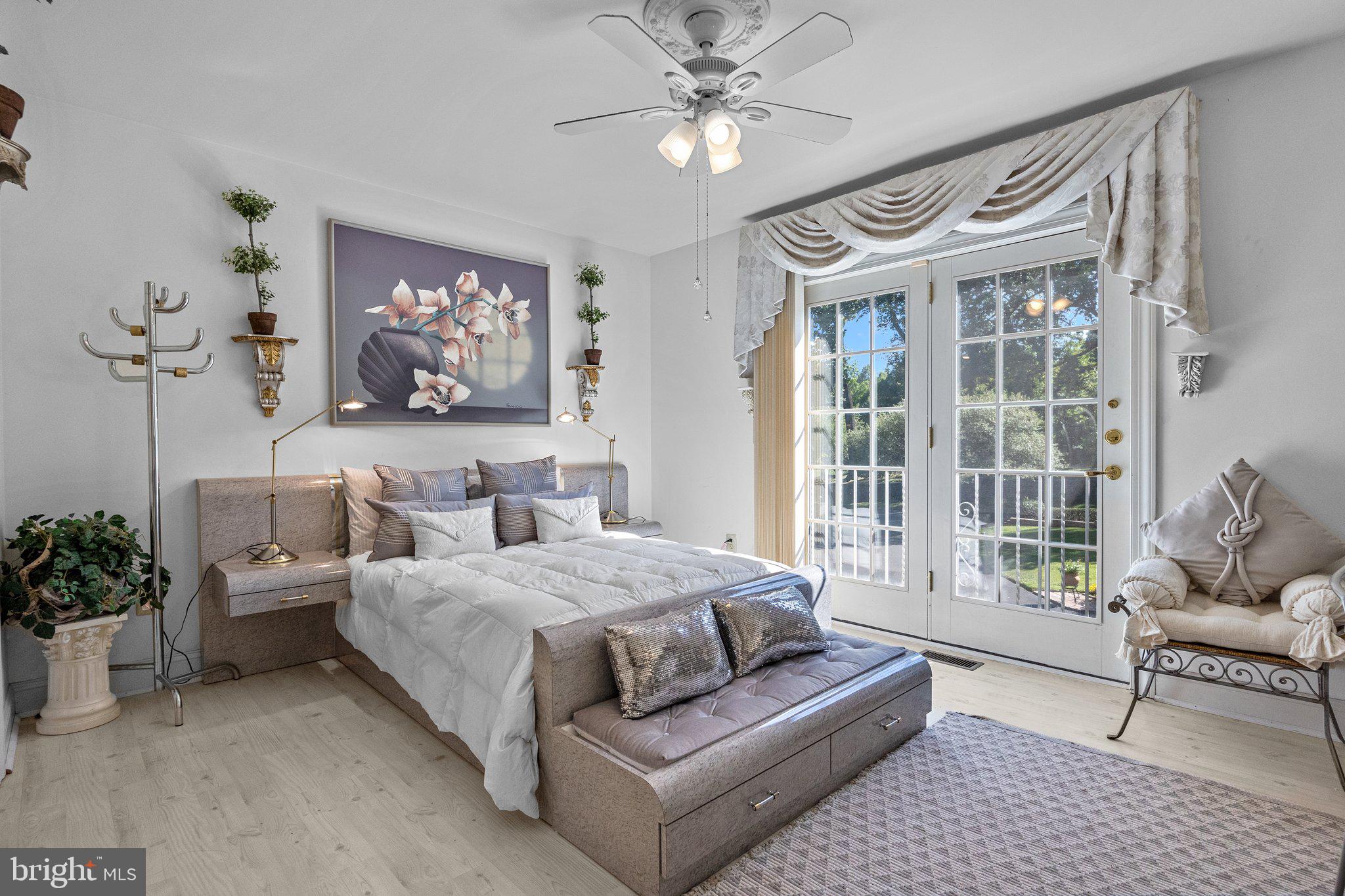 HUNTINGDON VALLEY - Residential