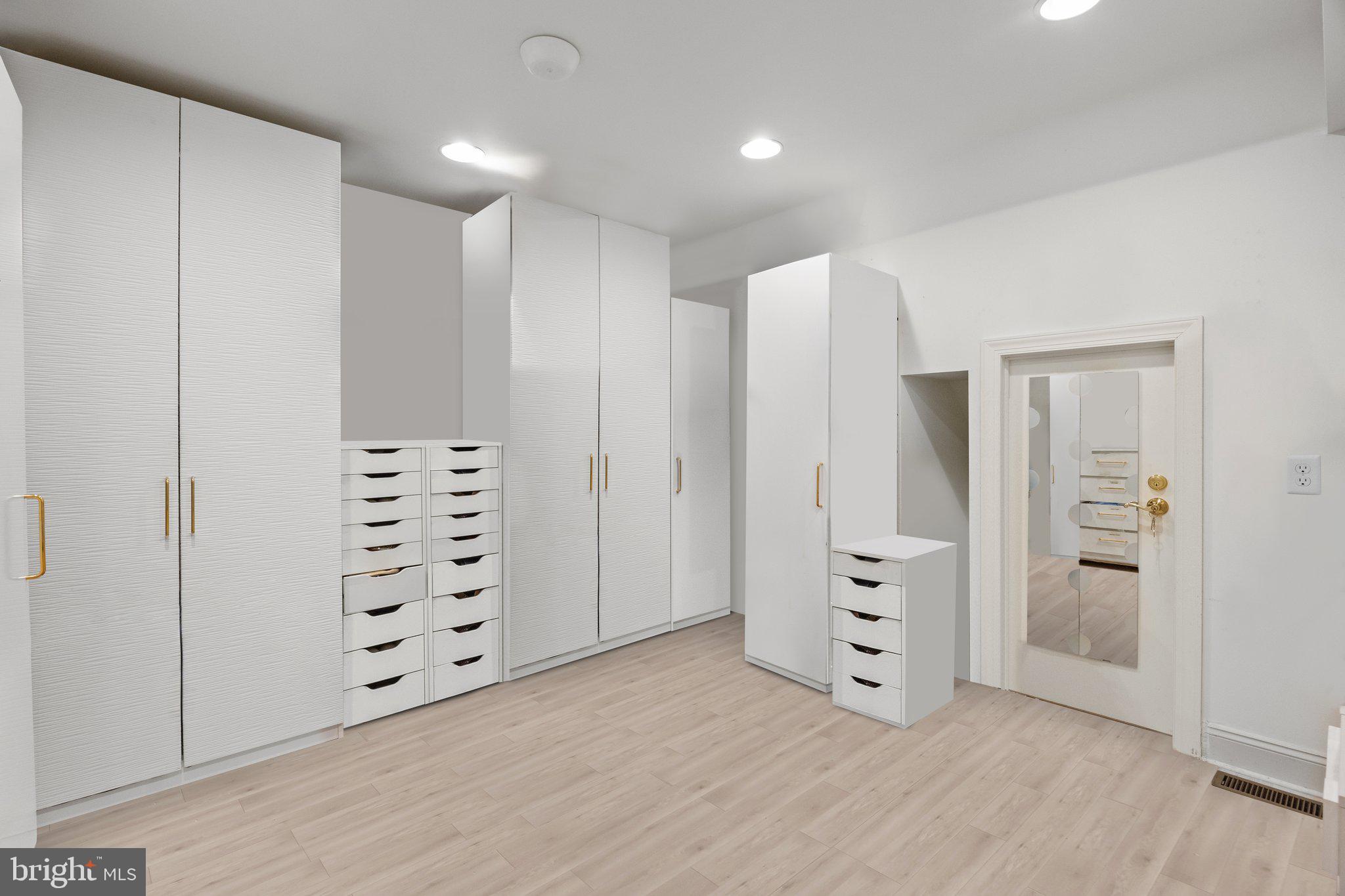 HUNTINGDON VALLEY - Residential