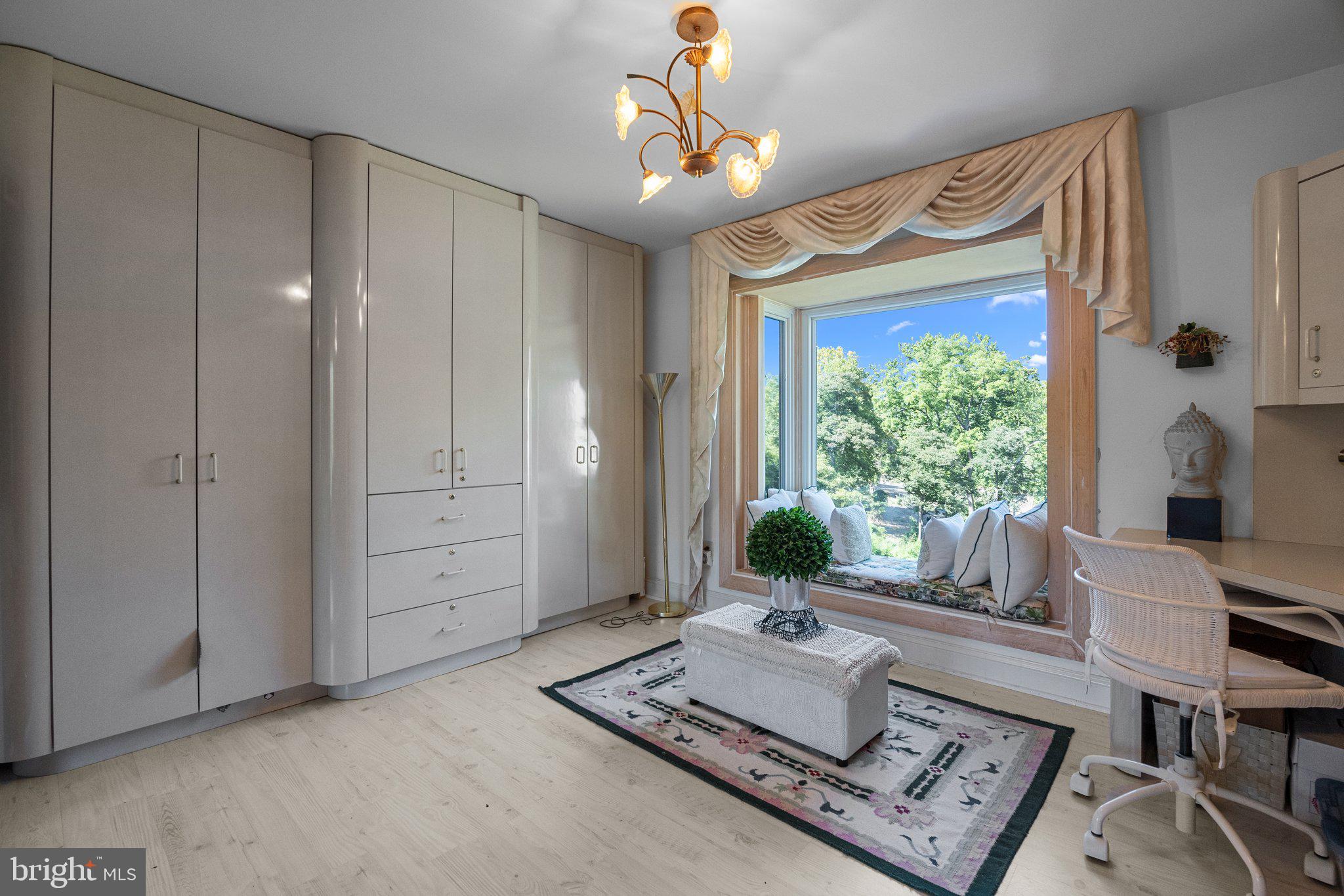 HUNTINGDON VALLEY - Residential