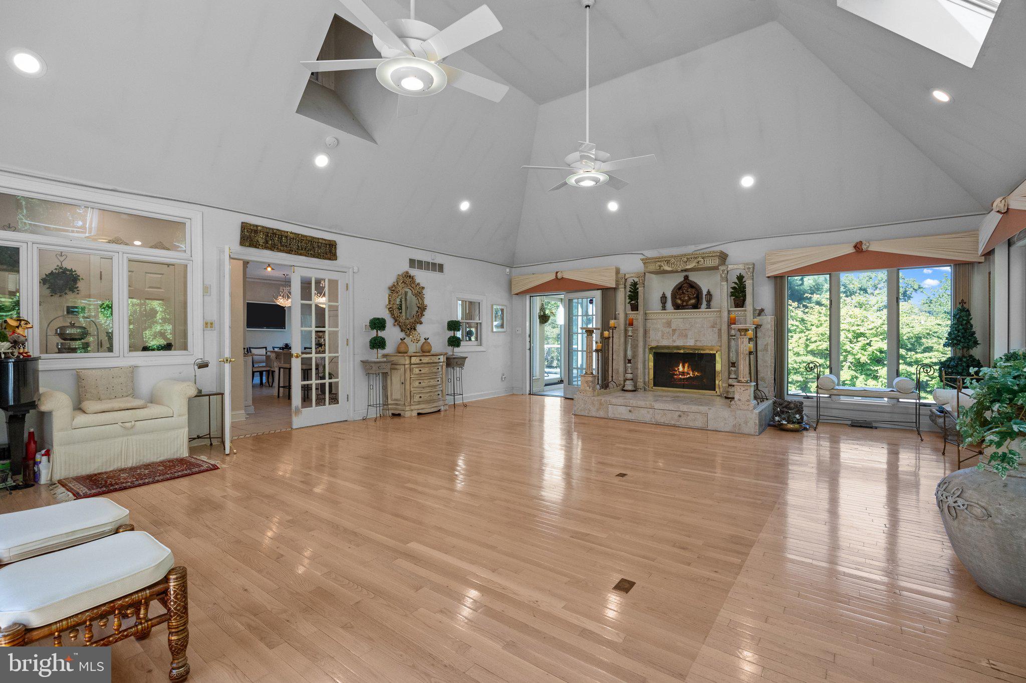 HUNTINGDON VALLEY - Residential