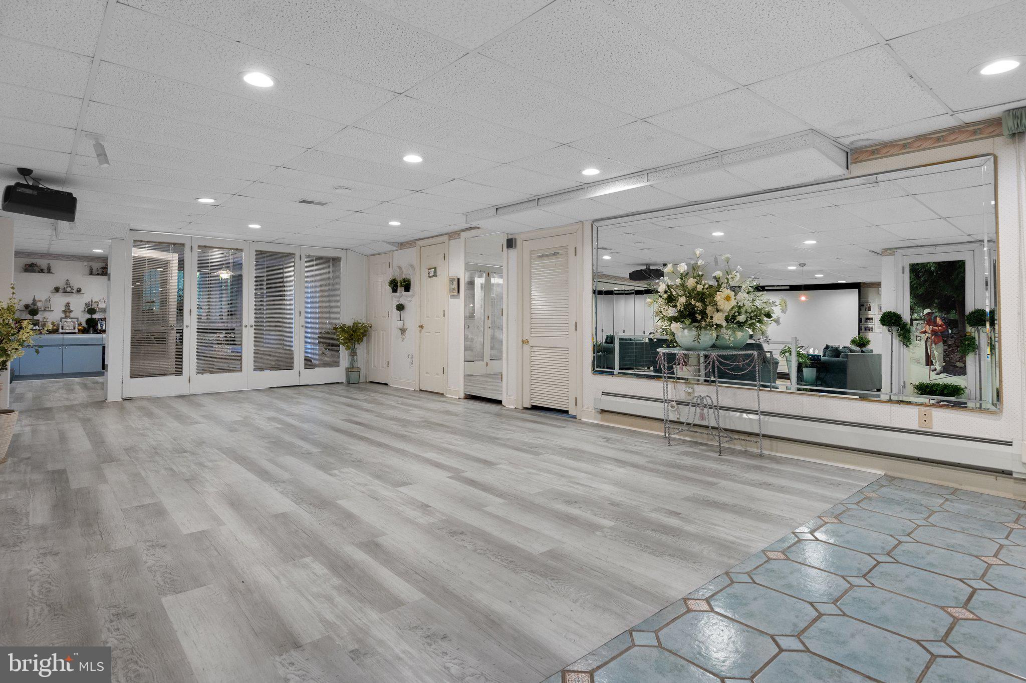 HUNTINGDON VALLEY - Residential