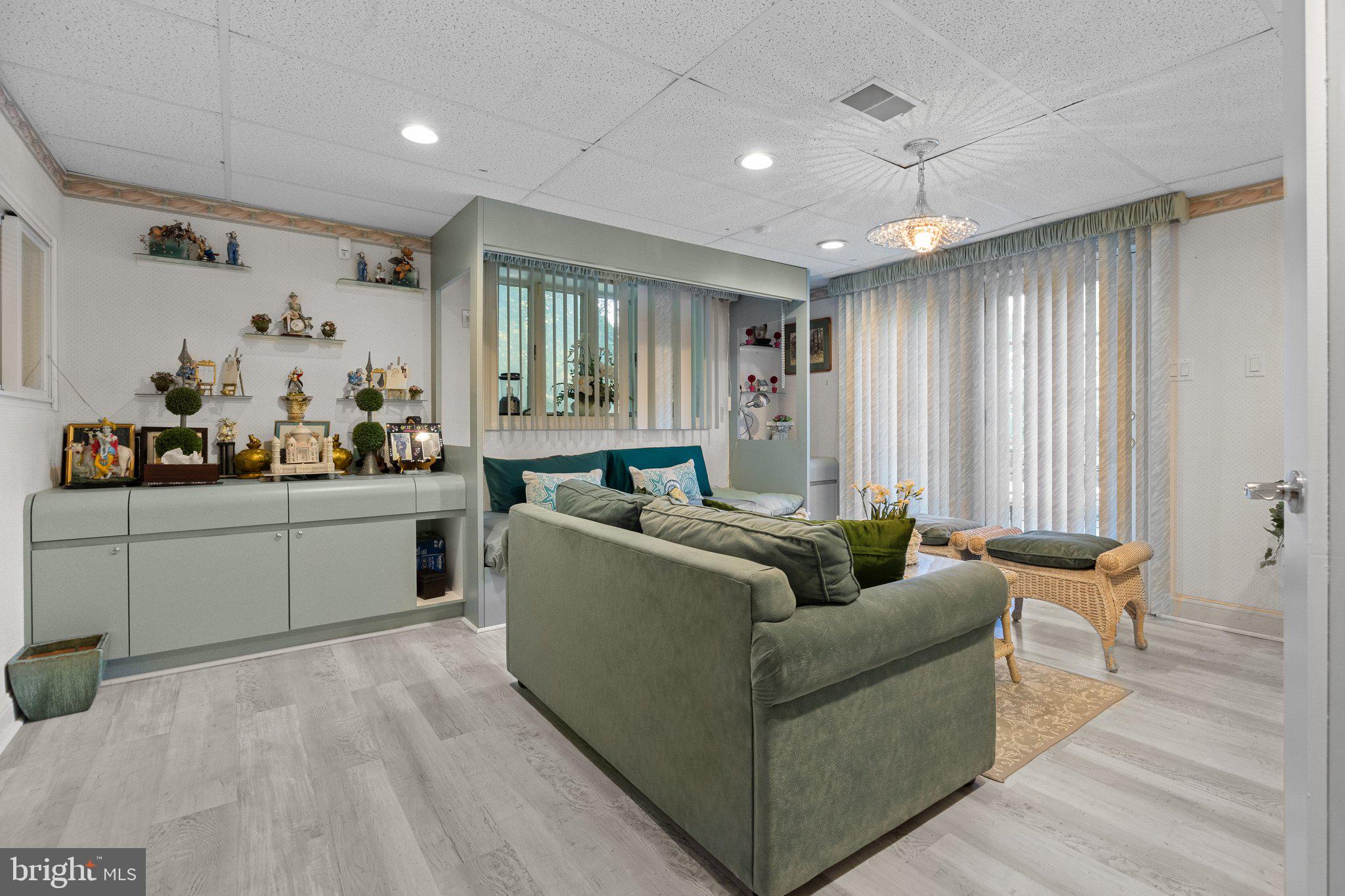 HUNTINGDON VALLEY - Residential