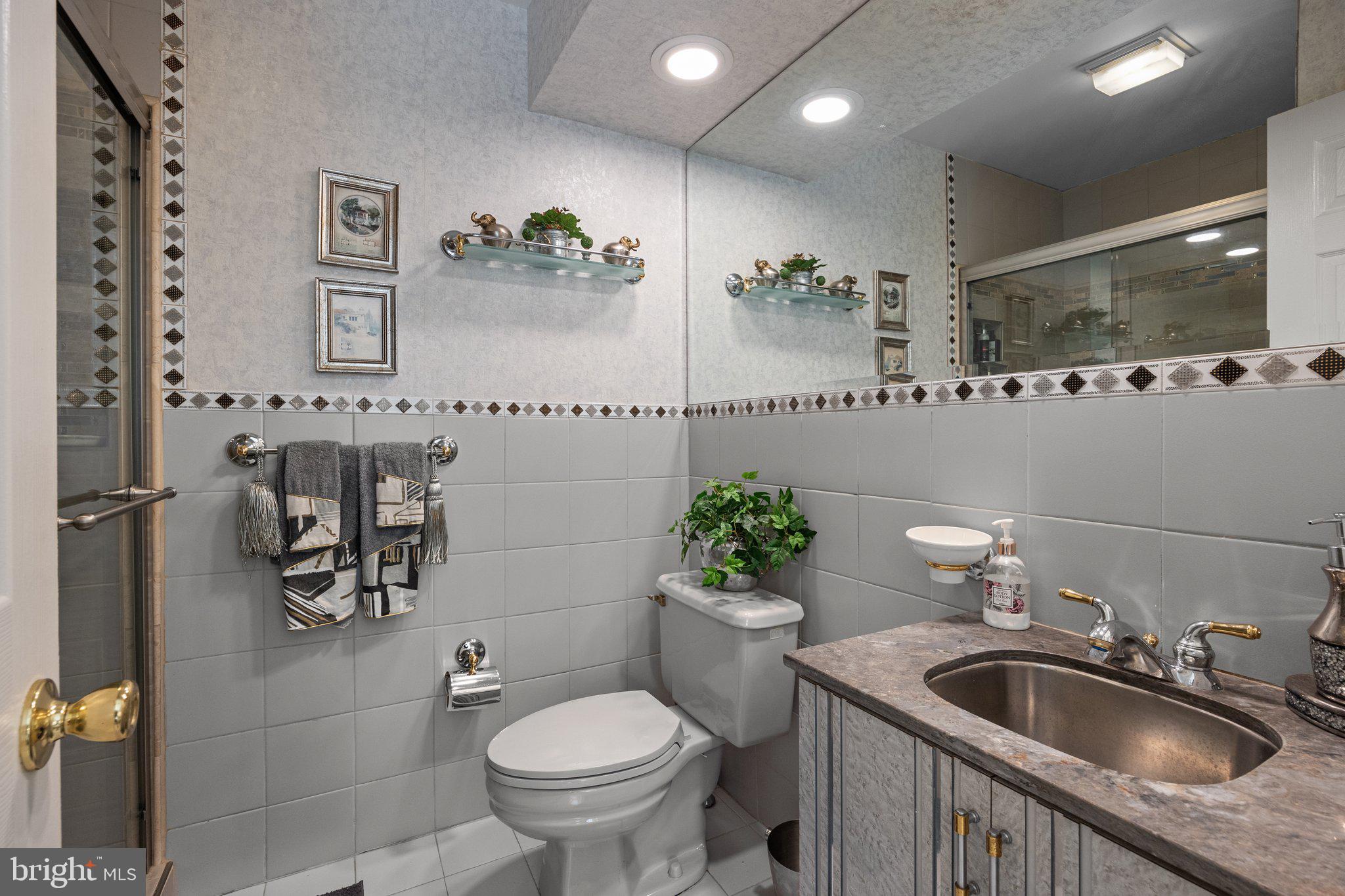 HUNTINGDON VALLEY - Residential